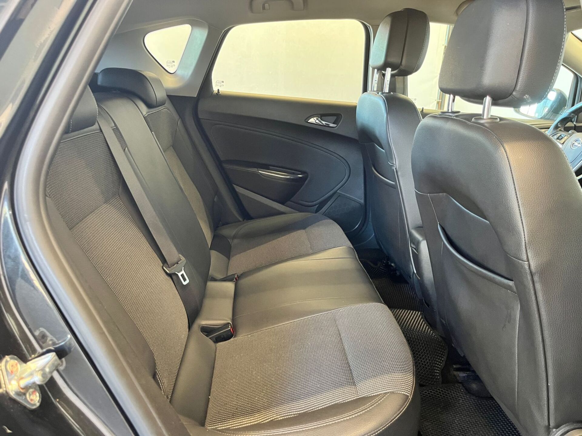 Opel Astra None 2011 г.в., 188 640 км.