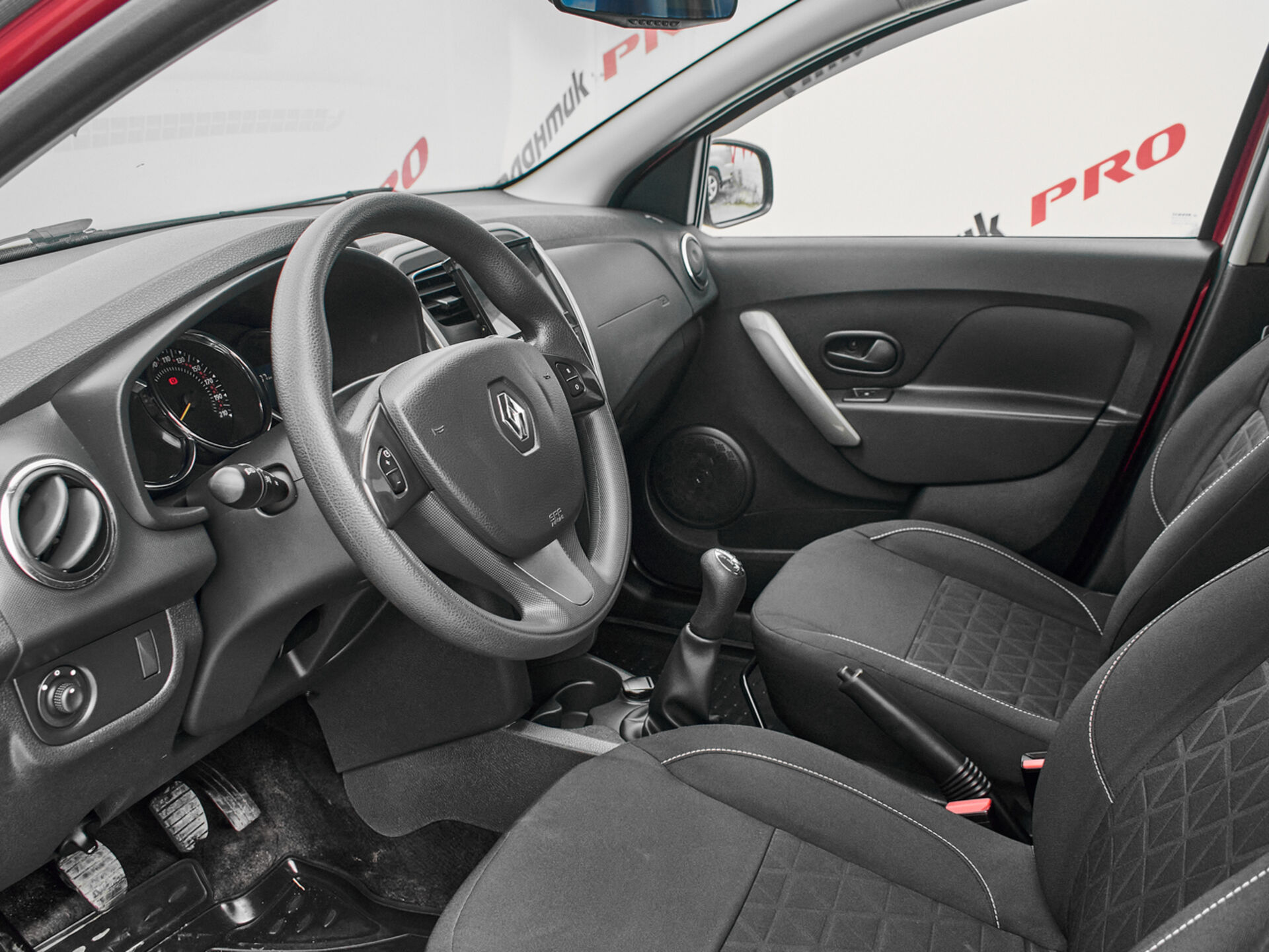 Купить Renault Sandero Stepway 1.6 MT (113 л.с.), 2018 в Екатеренбурге
