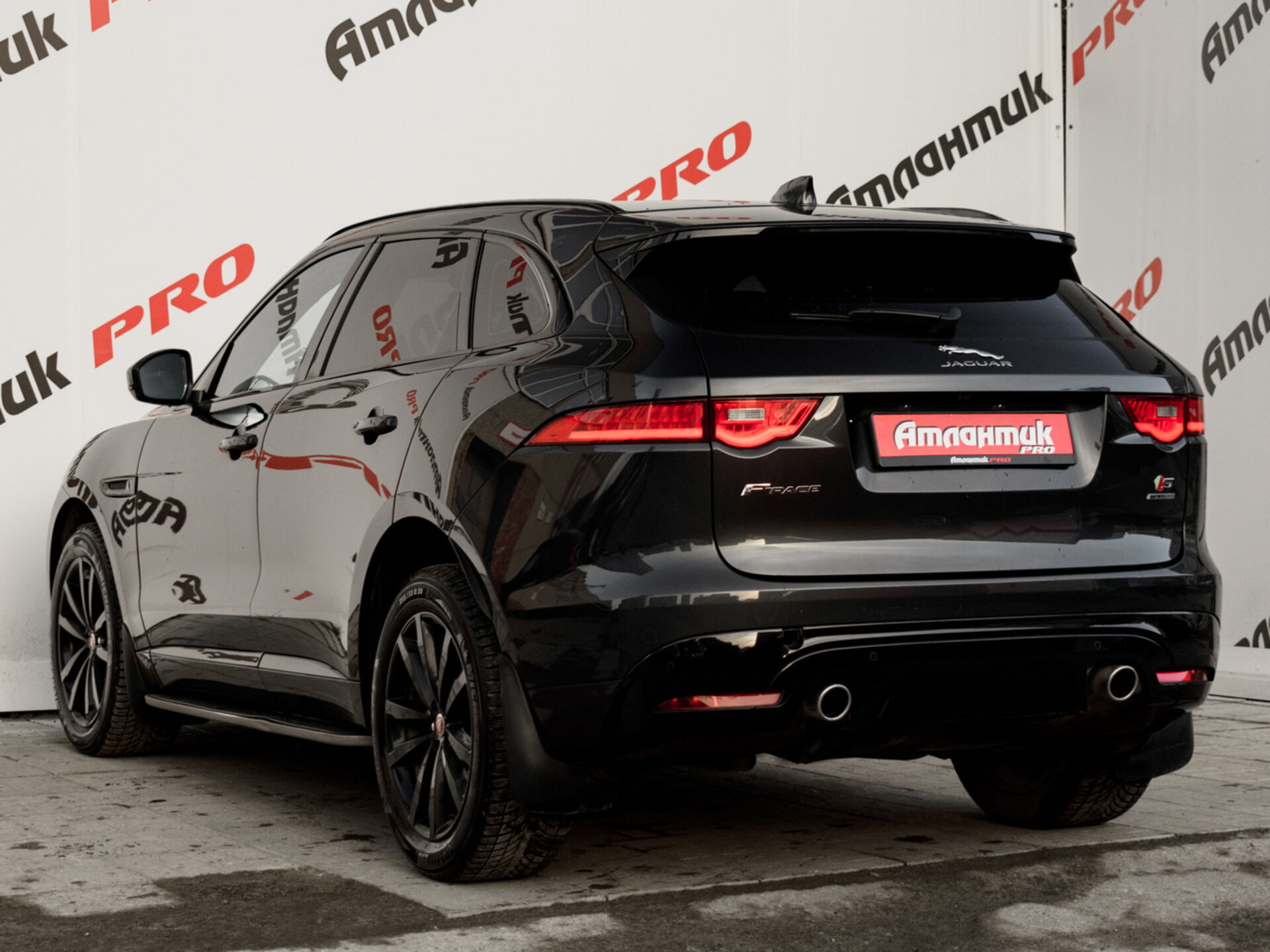 Купить Jaguar F-Pace 3.0d AT (300 л.с.) 4WD, 2018 в Екатеренбурге