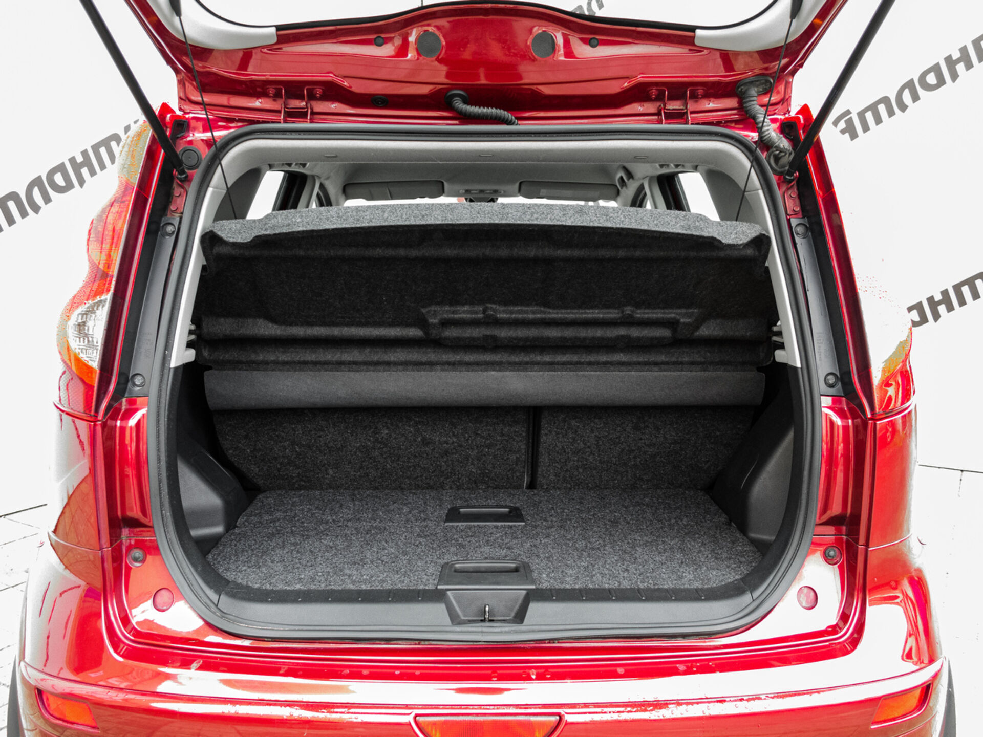 Купить Nissan Note 1.6 AT (110 л.с.), 2013 в Екатеренбурге