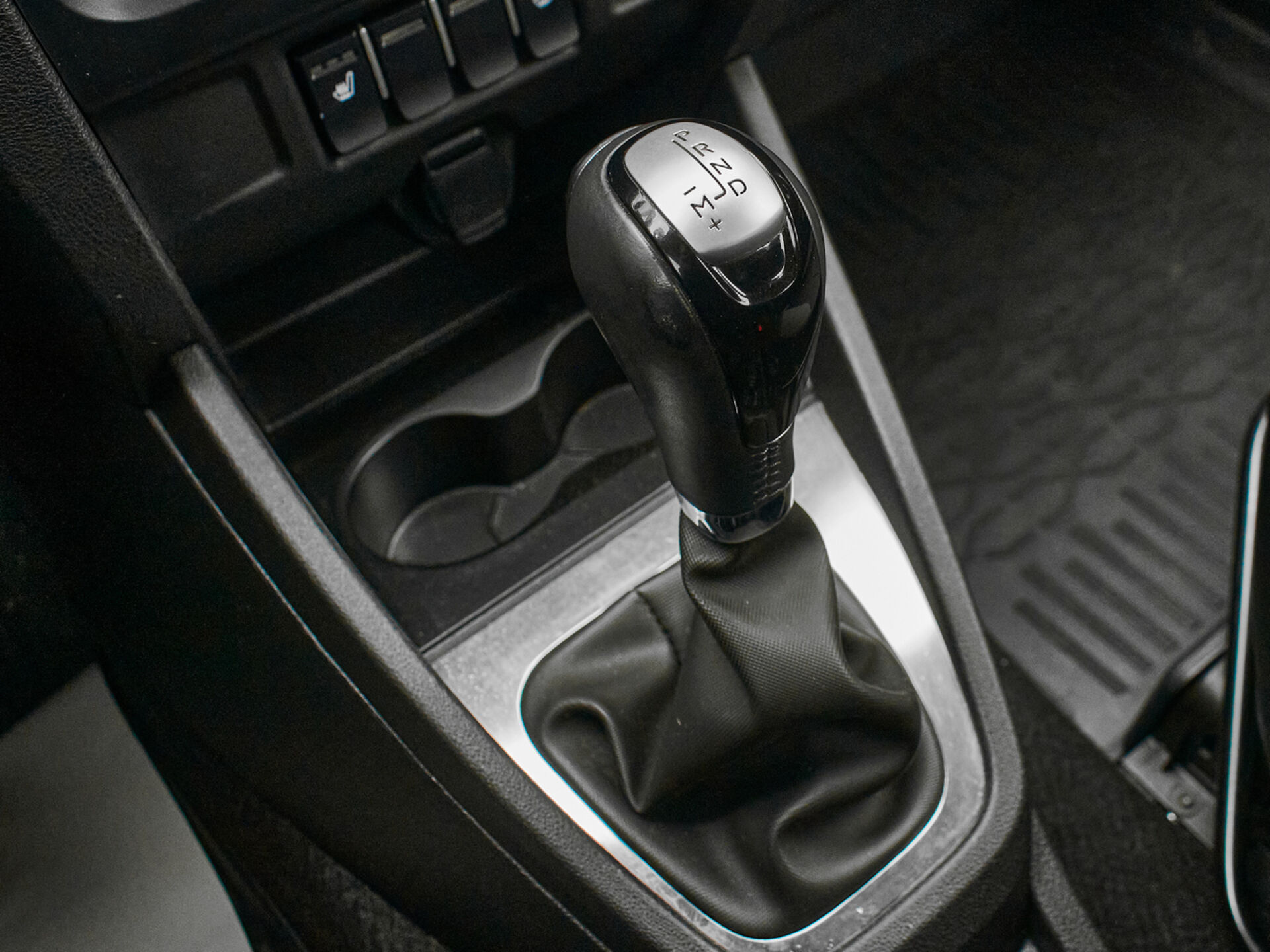 Купить Lada (ВАЗ) XRAY Cross 1.6 CVT (113 л.с.), 2019 в Екатеренбурге