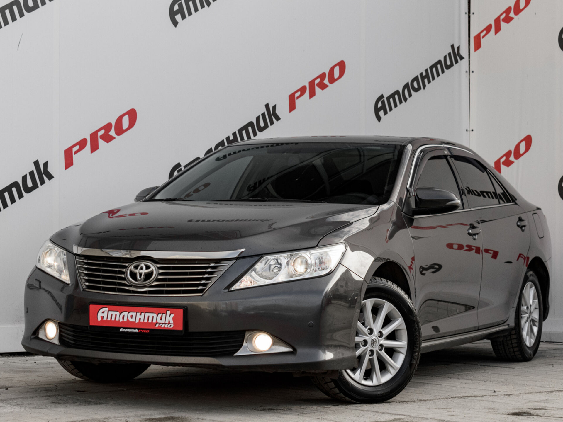 Купить Toyota Camry 2.5 AT (181 л.с.), 2013 в Екатеренбурге