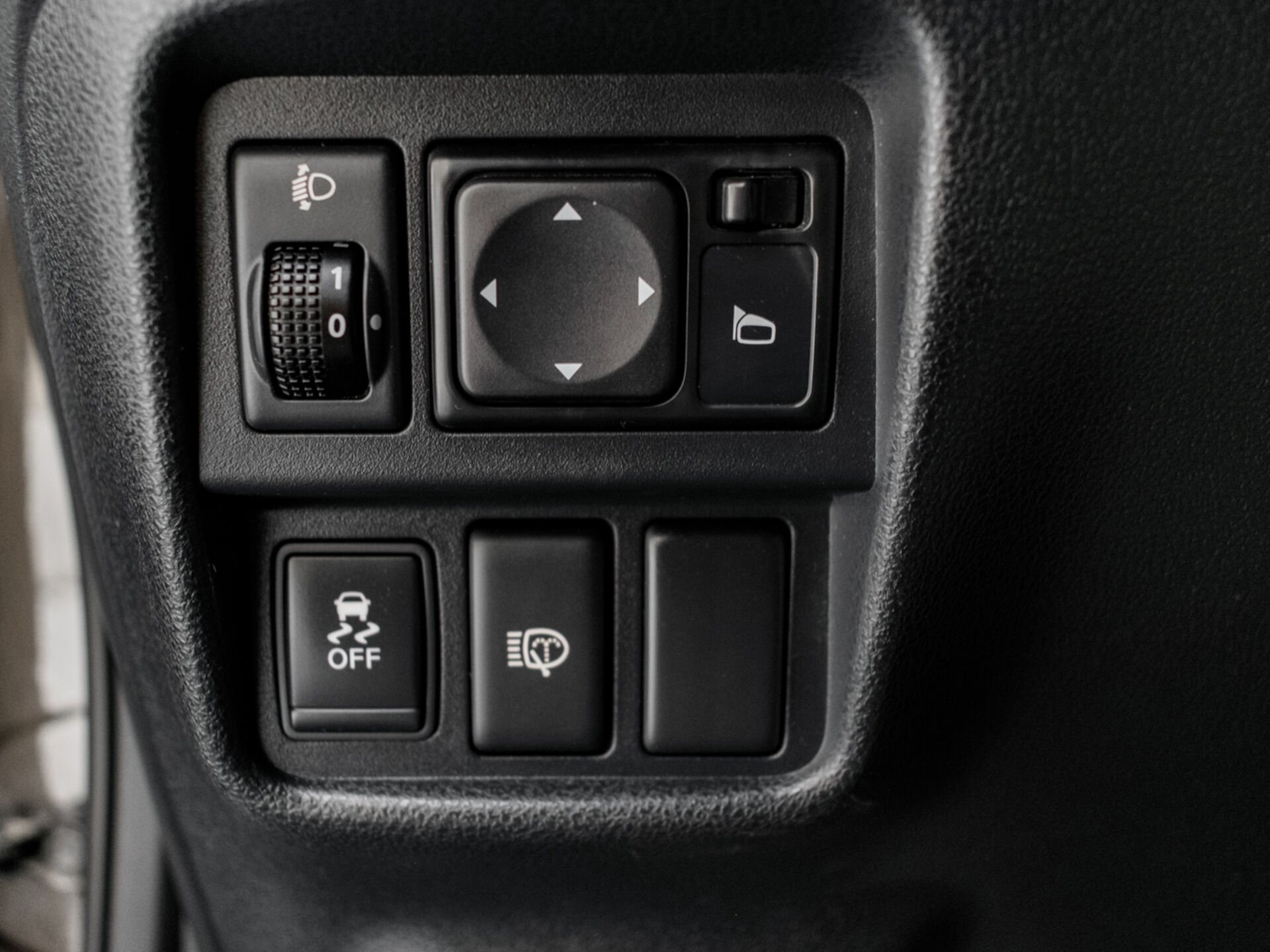 Купить Nissan Juke 1.6 CVT (117 л.с.), 2013 в Екатеренбурге