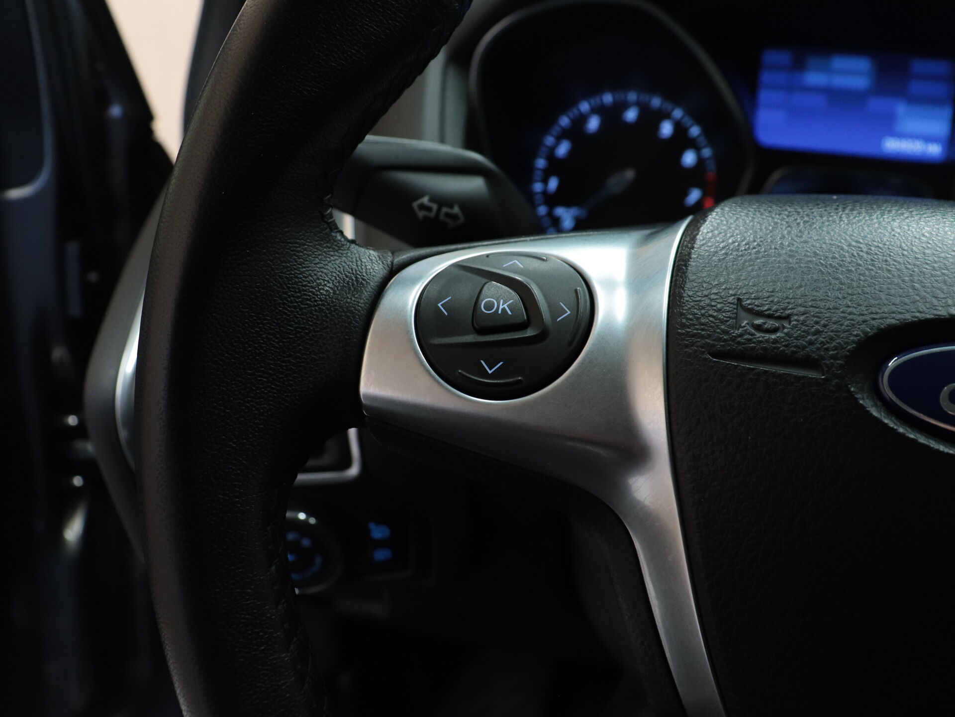 Ford Focus 2011 9
