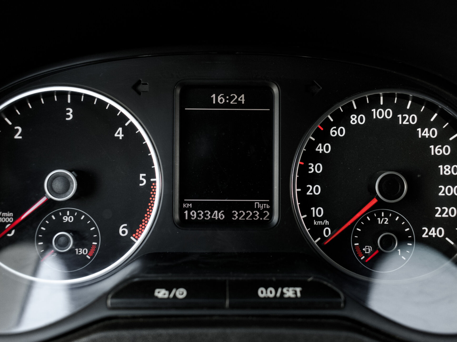 Купить Volkswagen Amarok full-time 2.0d AT (180 л.с.) 4WD, 2013 в Екатеренбурге