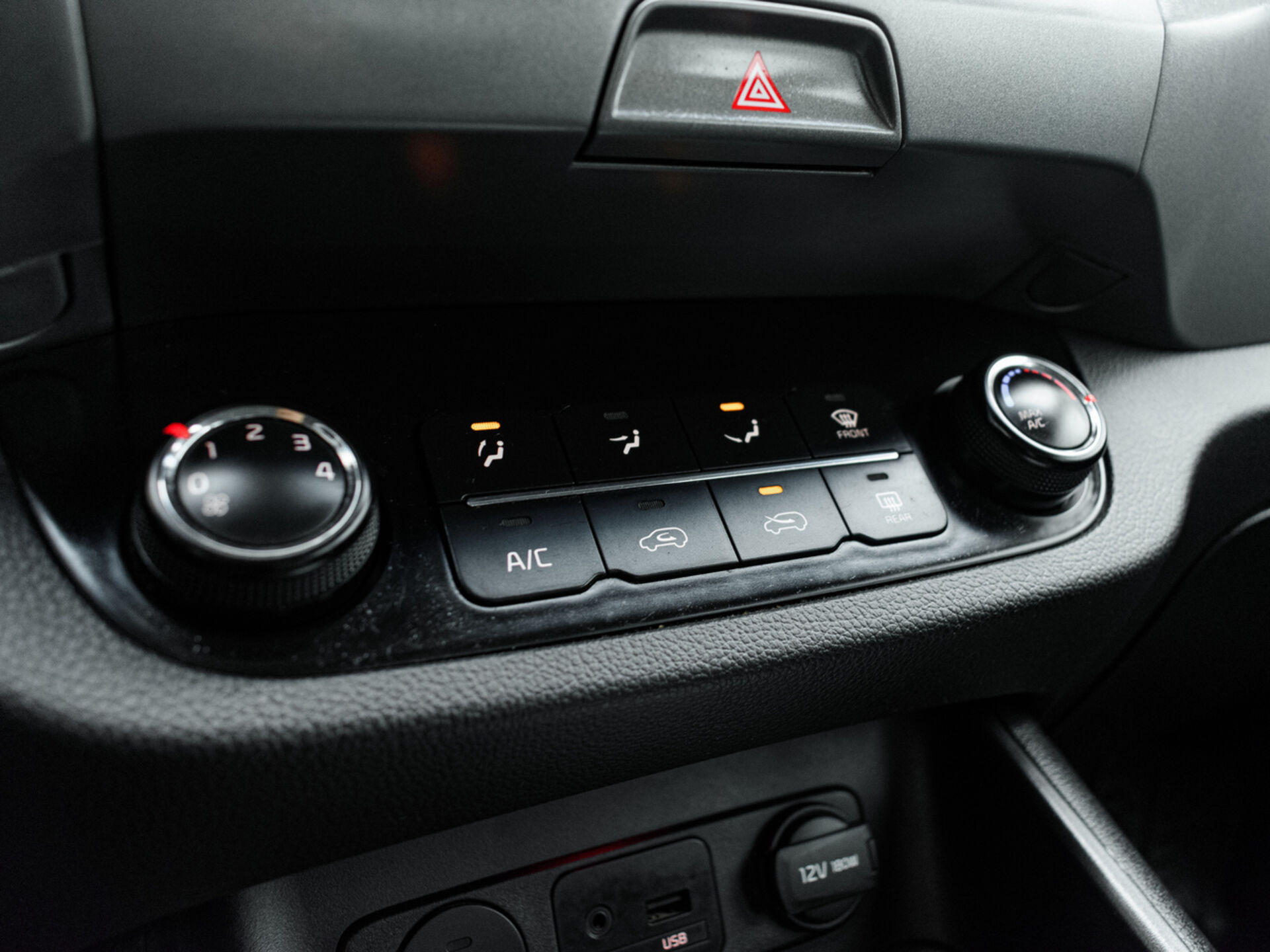 Купить Kia Sportage 2.0 MT (150 л.с.), 2015 в Екатеренбурге