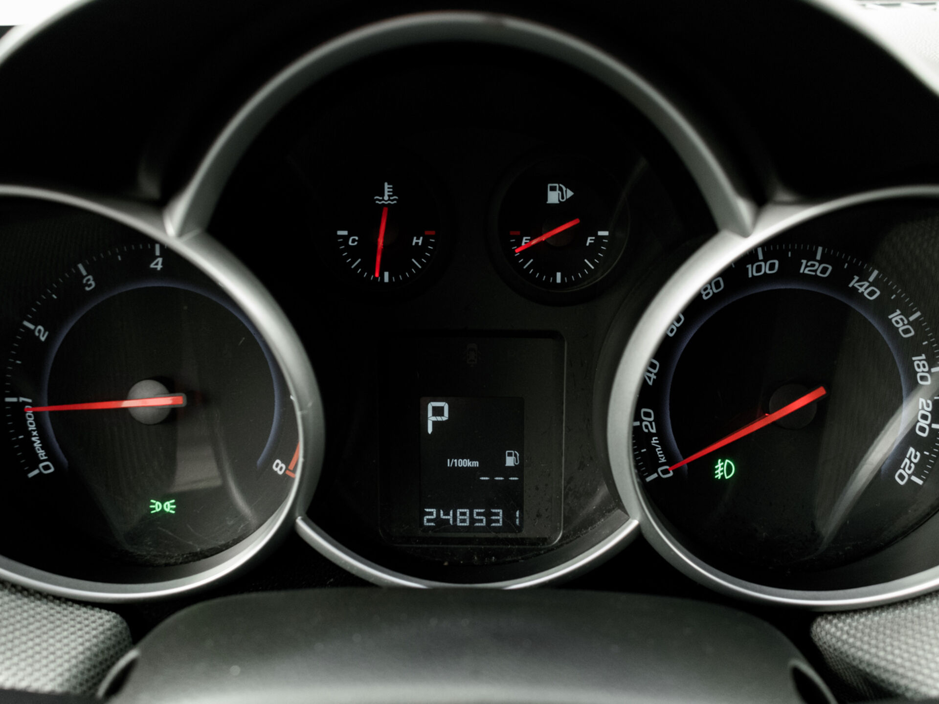 Купить Chevrolet Cruze 1.8 AT (141 л.с.), 2012 в Екатеренбурге