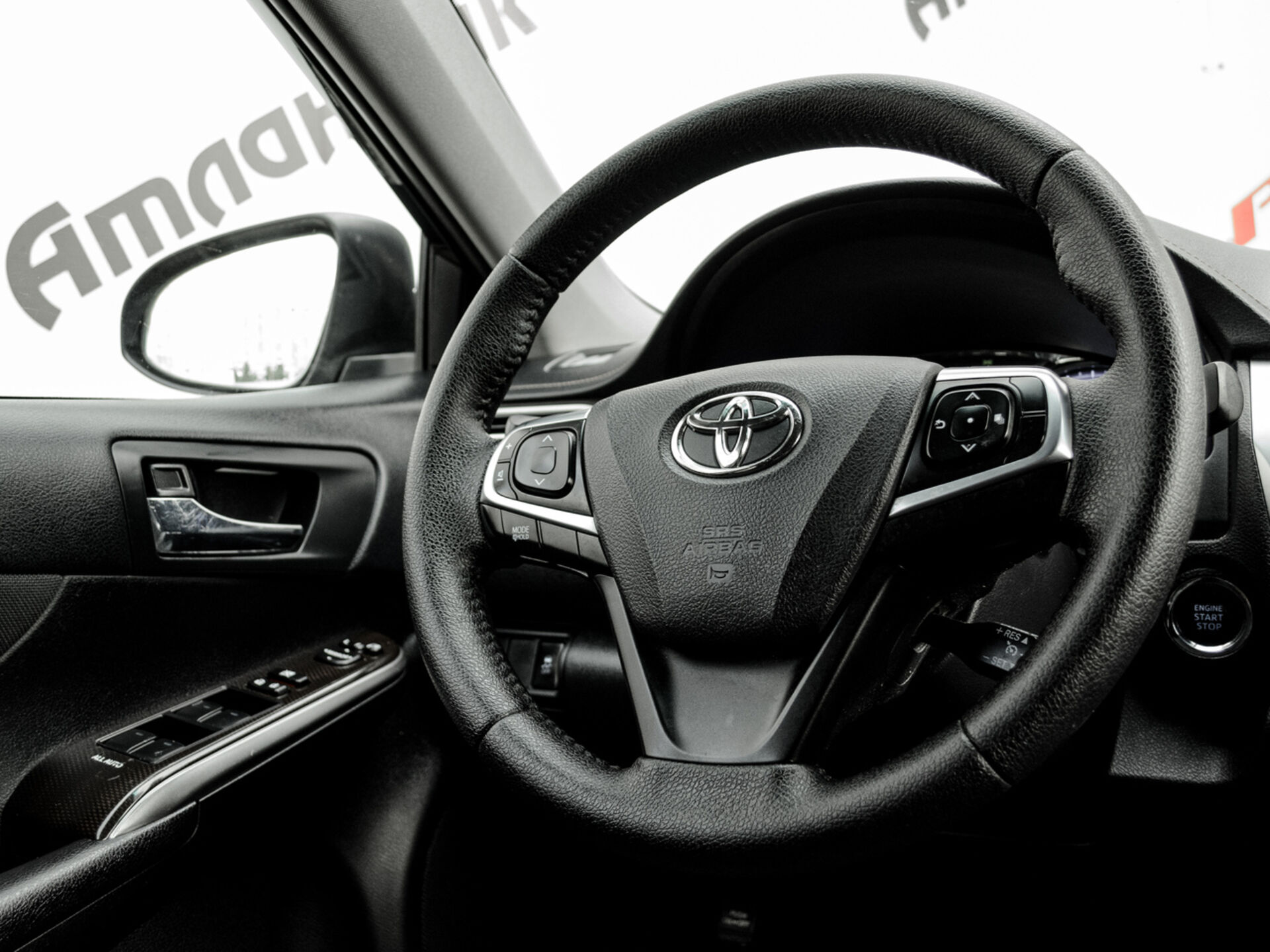 Купить Toyota Camry 2.0 AT (150 л.с.), 2015 в Екатеренбурге