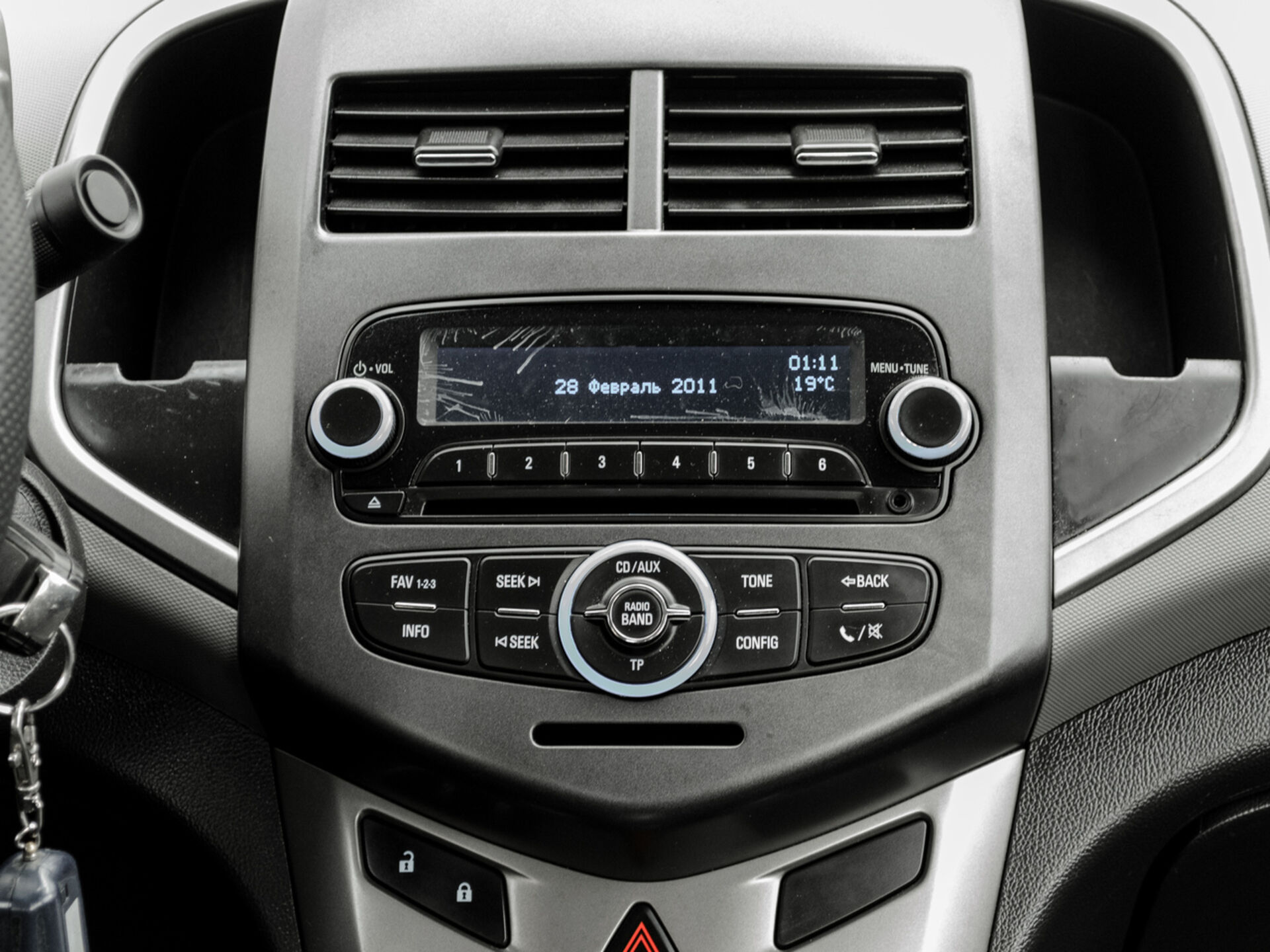 Купить Chevrolet Aveo 1.6 AT (115 л.с.), 2013 в Екатеренбурге