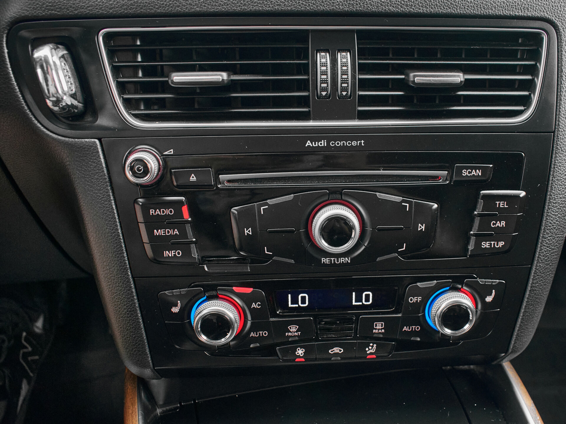 Купить Audi Q5 2.0 AT (225 л.с.) 4WD, 2012 в Екатеренбурге