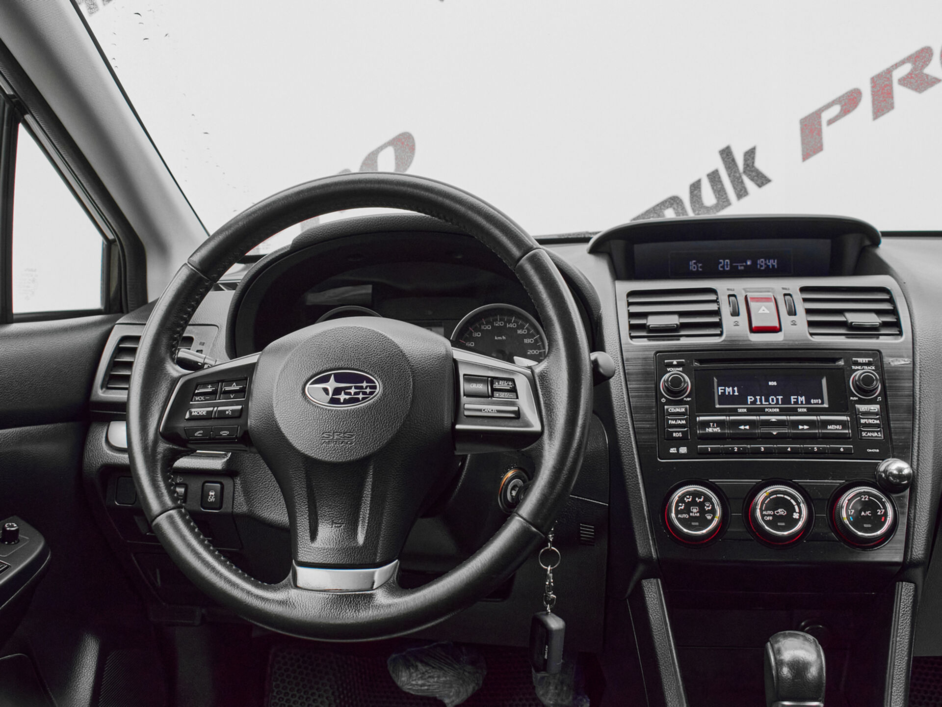 Купить Subaru XV 2.0 CVT (150 л.с.) 4WD, 2012 в Екатеренбурге