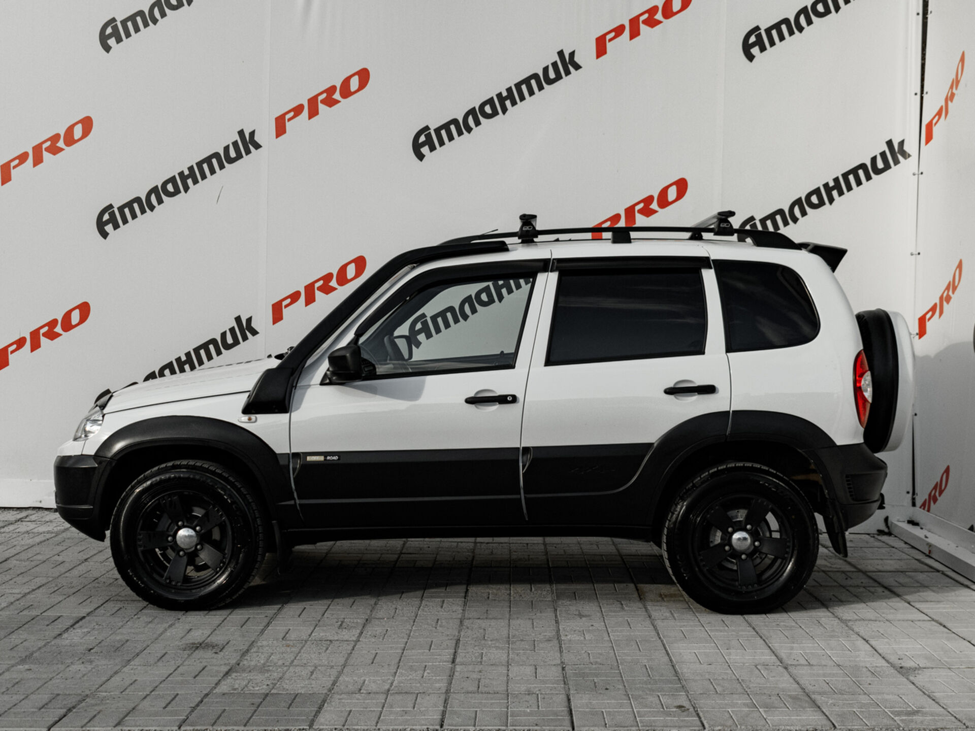 Купить Chevrolet Niva 1.7 MT (80 л.с.) 4WD, 2018 в Екатеренбурге