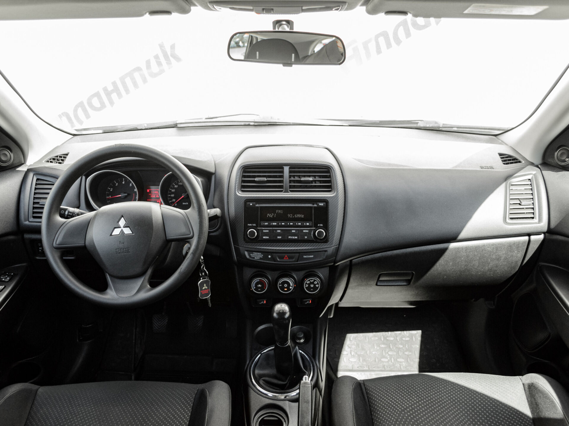 Купить Mitsubishi ASX 1.6 MT (117 л.с.), 2014 в Екатеренбурге