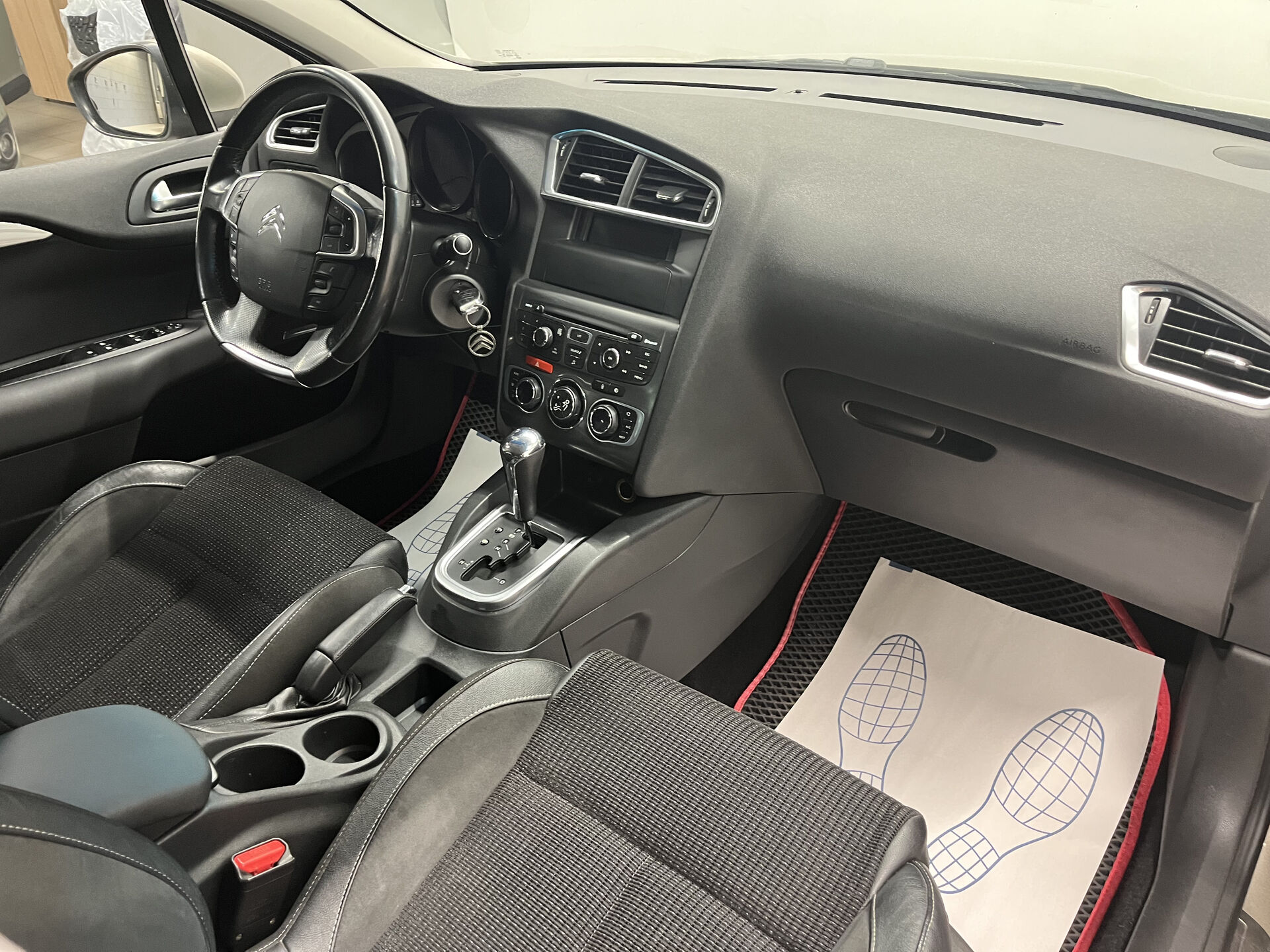 Citroen C4 Exclusive 2012 г.в., 207 218 км.