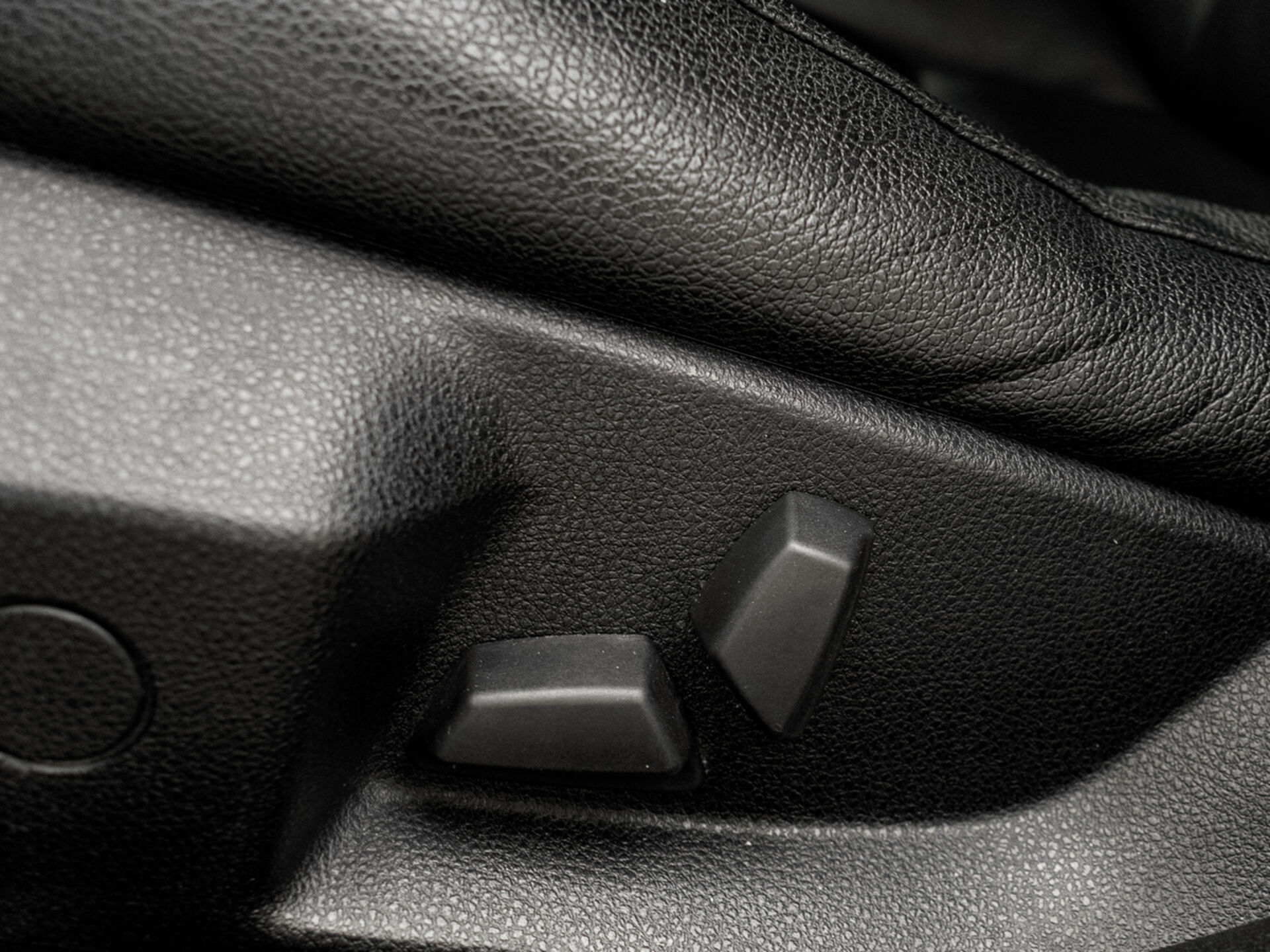 Купить BMW 5 серии 520d 2.0d AT (184 л.с.), 2011 в Екатеренбурге