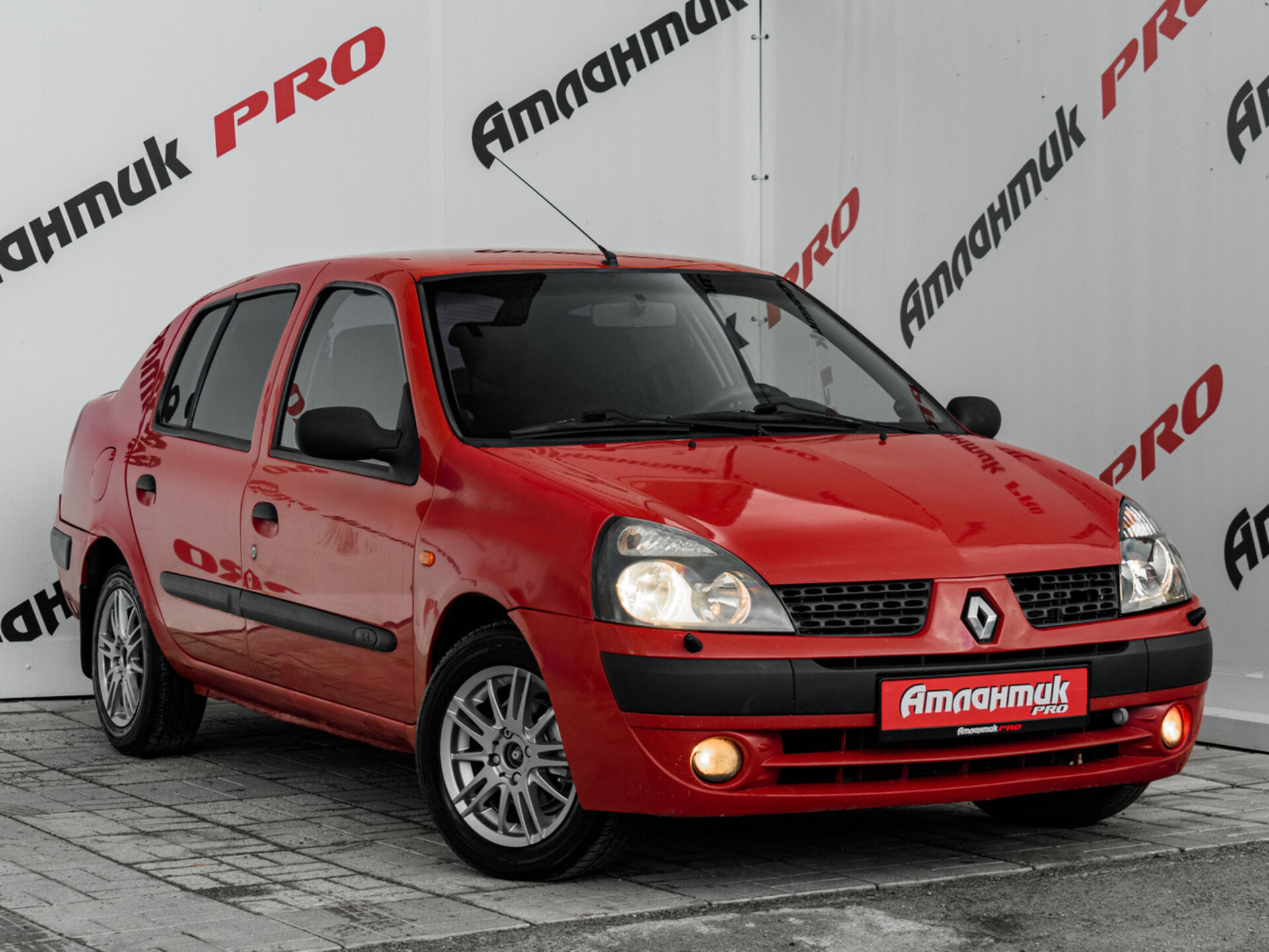 Купить Renault Symbol 1.4 MT (75 л.с.), 2002 в Екатеренбурге
