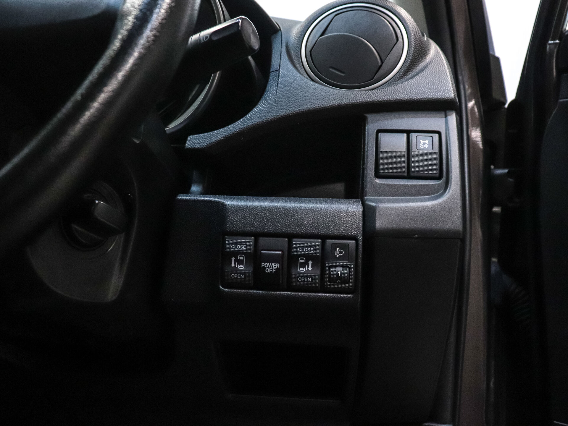 Mazda Premacy 2016 8