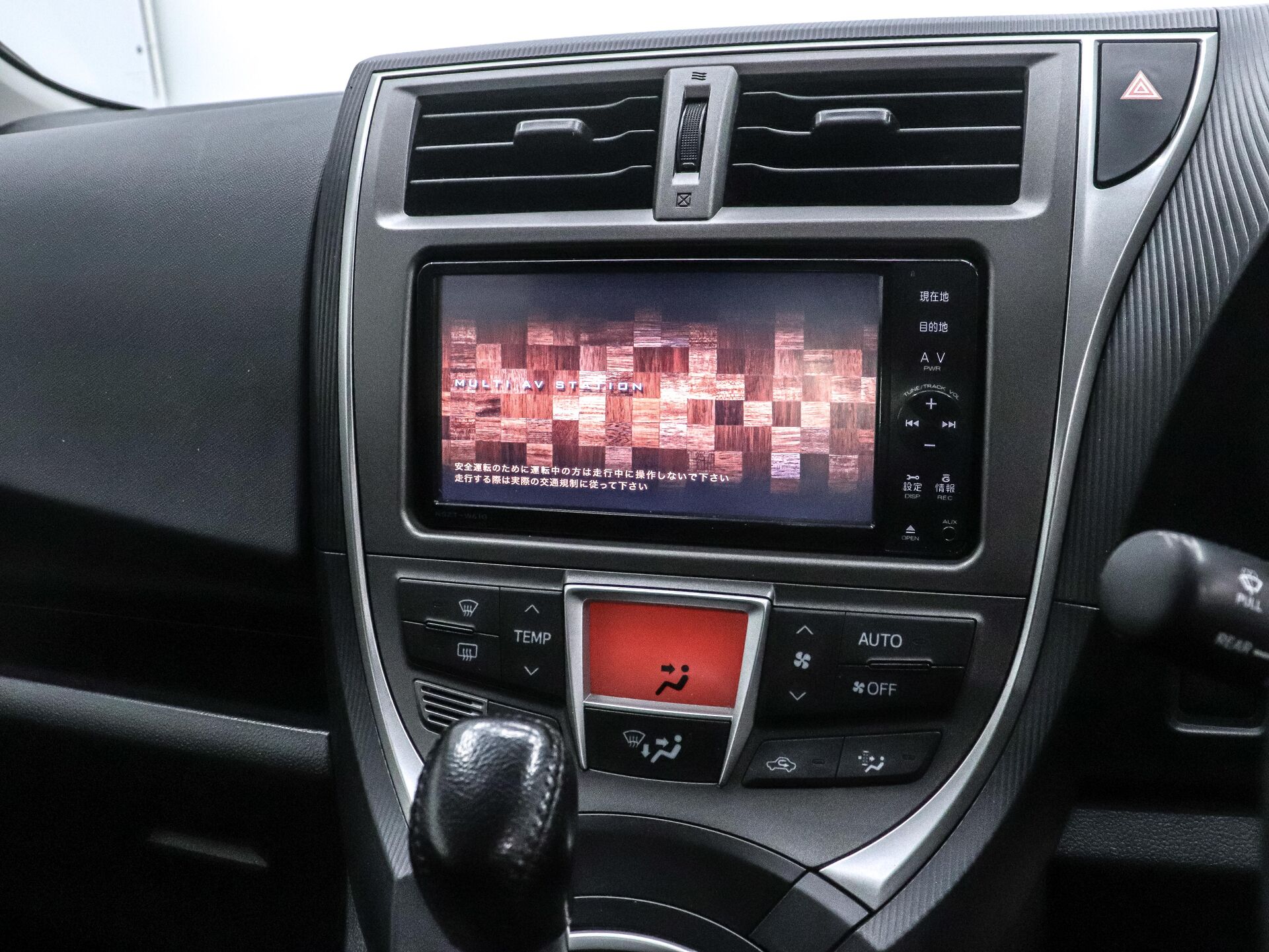 Toyota Ractis 2011 14