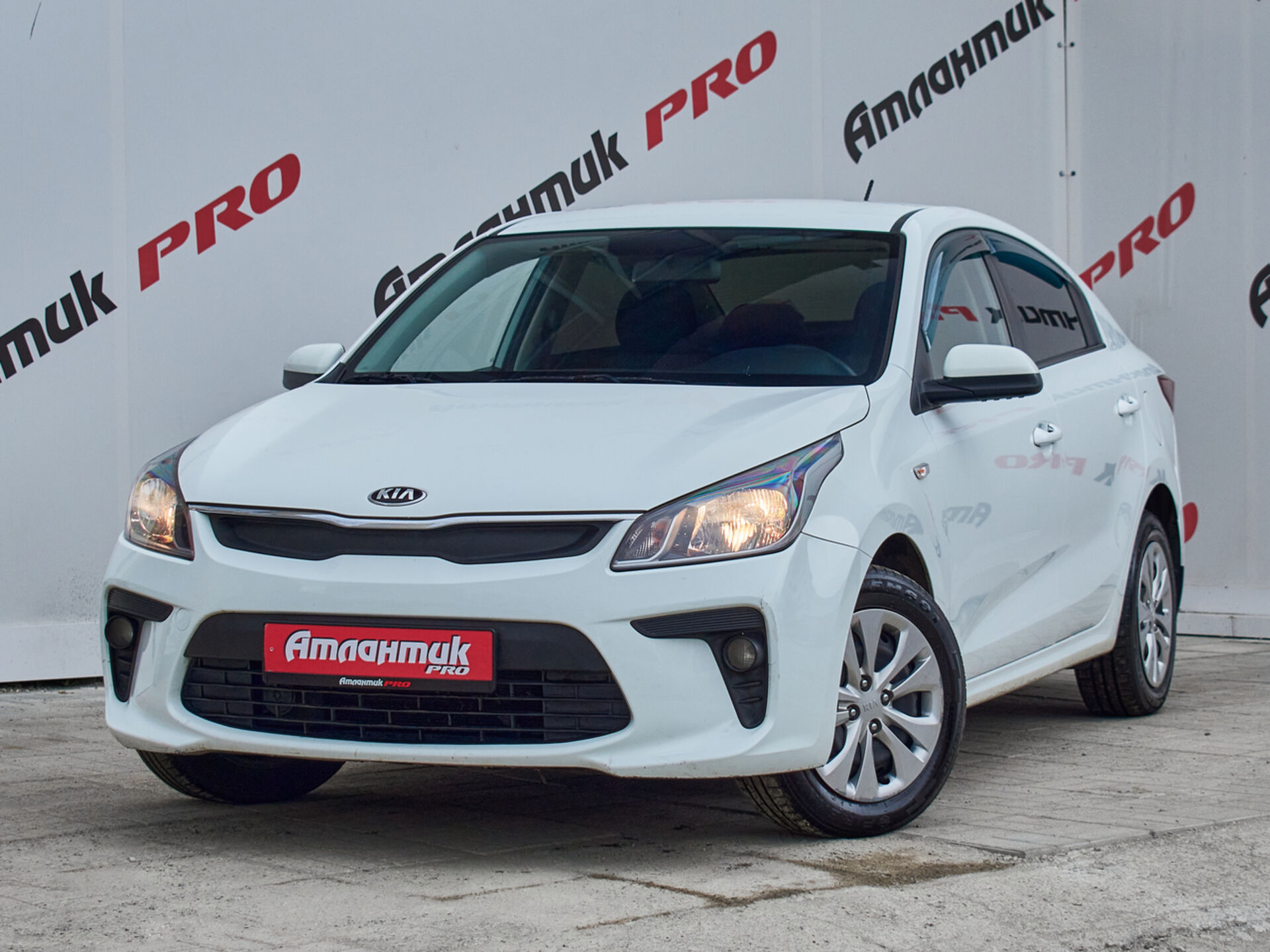 Купить Kia Rio 1.6 AT (123 л.с.), 2018 в Екатеренбурге