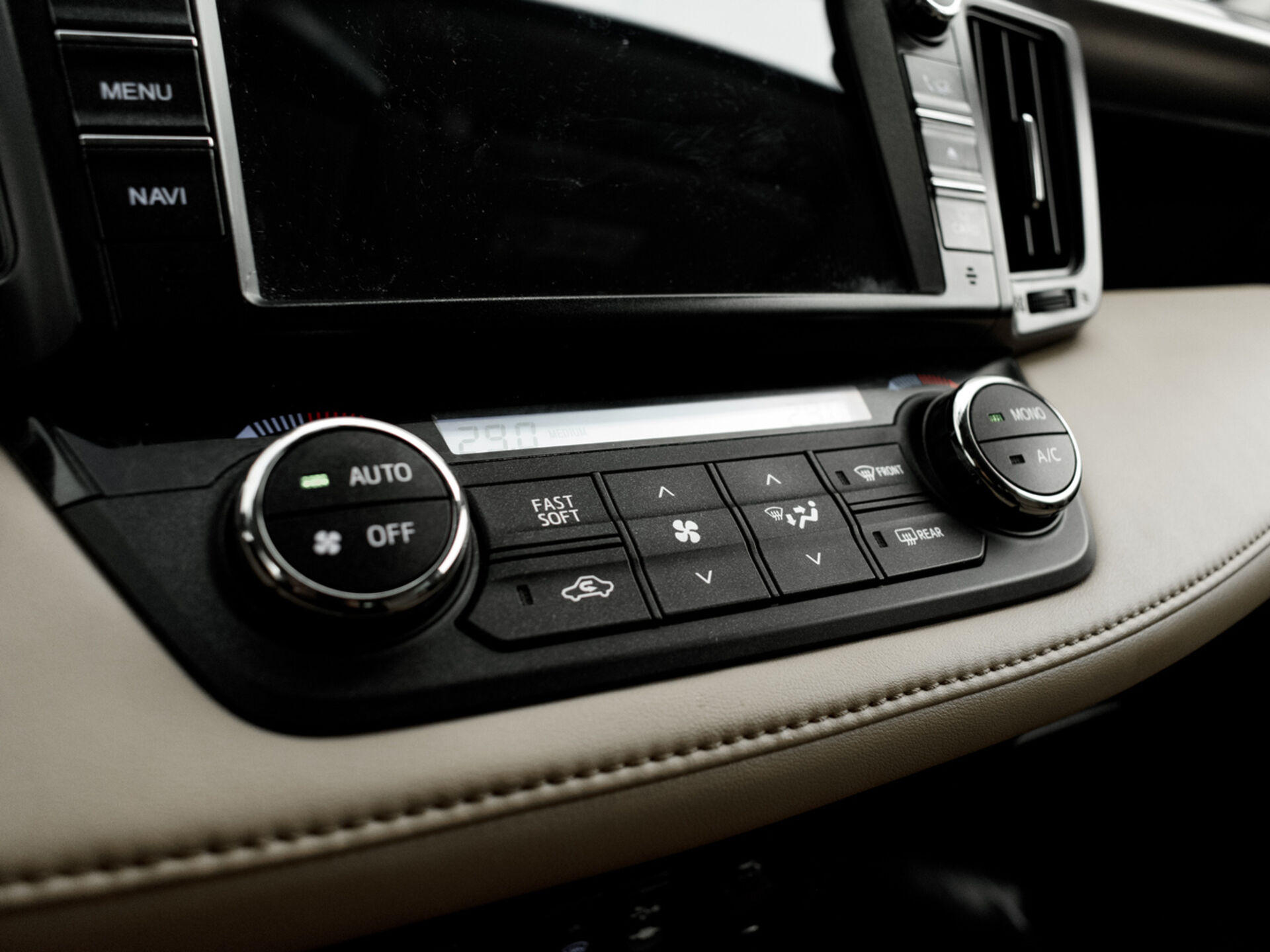 Купить Toyota RAV4 2.0 CVT (146 л.с.) 4WD, 2017 в Екатеренбурге