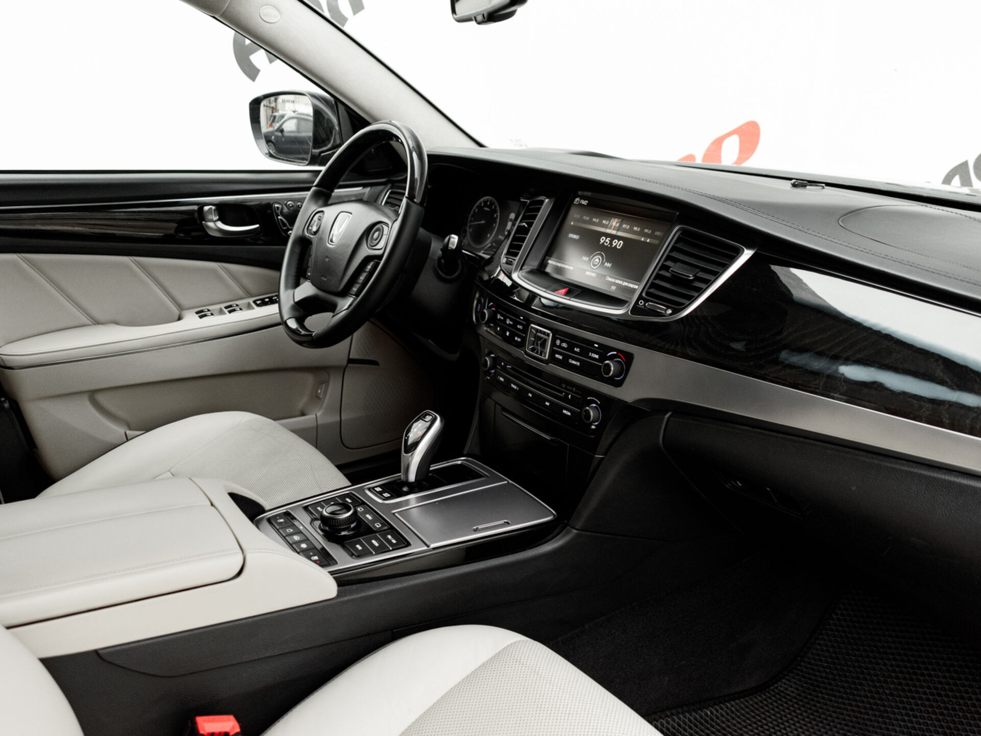 Купить Hyundai Equus 5.0 AT (430 л.с.), 2015 в Екатеренбурге