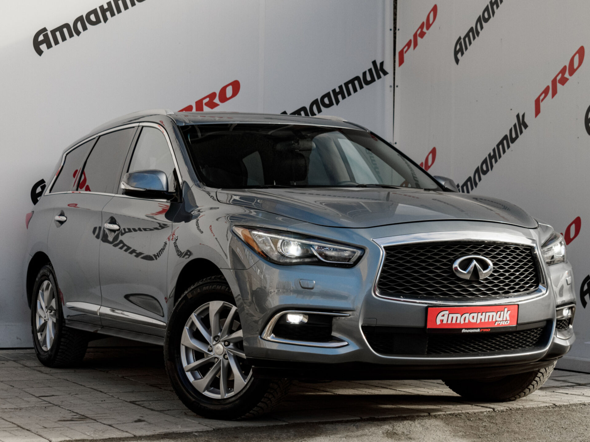 Купить Infiniti QX60 3.5 CVT (262 л.с.) 4WD, 2017 в Екатеренбурге