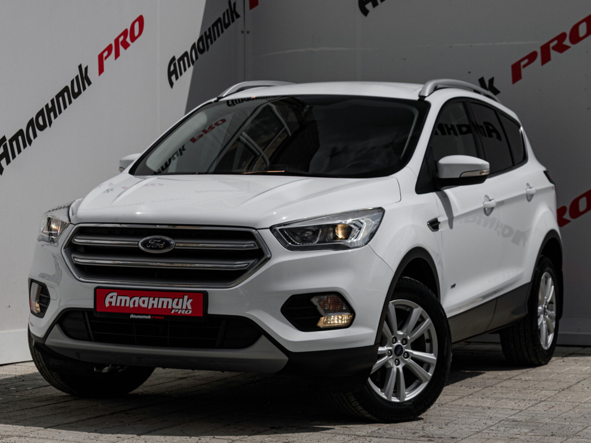 Купить Ford Kuga 1.5 AT (150 л.с.) 4WD, 2017 в Екатеренбурге