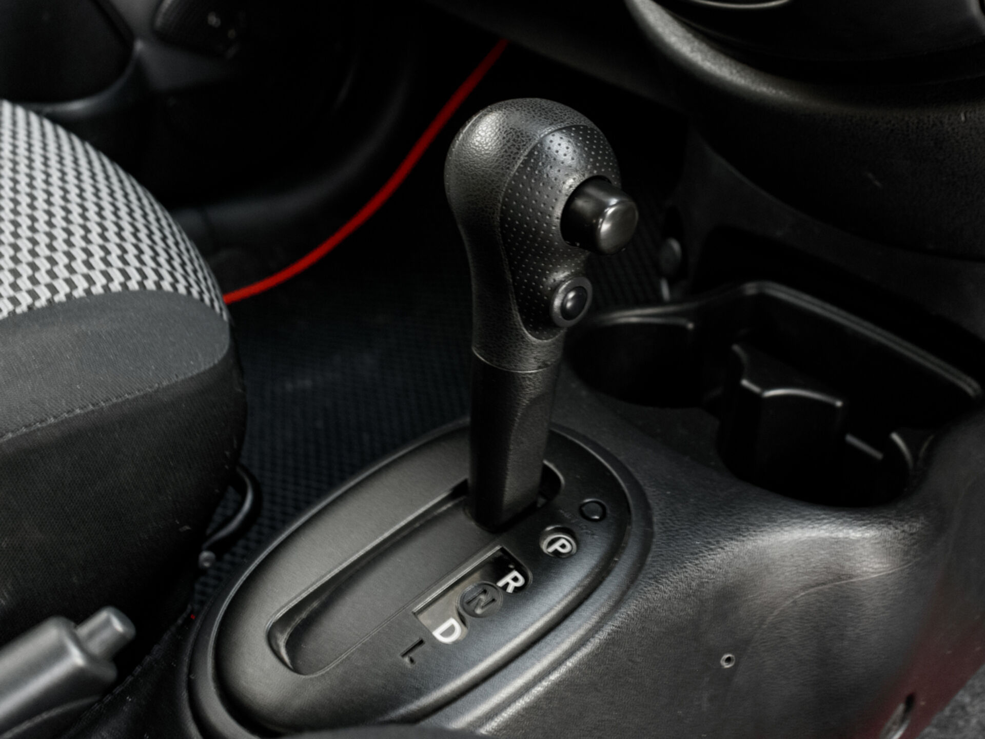 Купить Nissan March 1.2 CVT (79 л.с.), 2016 в Екатеренбурге