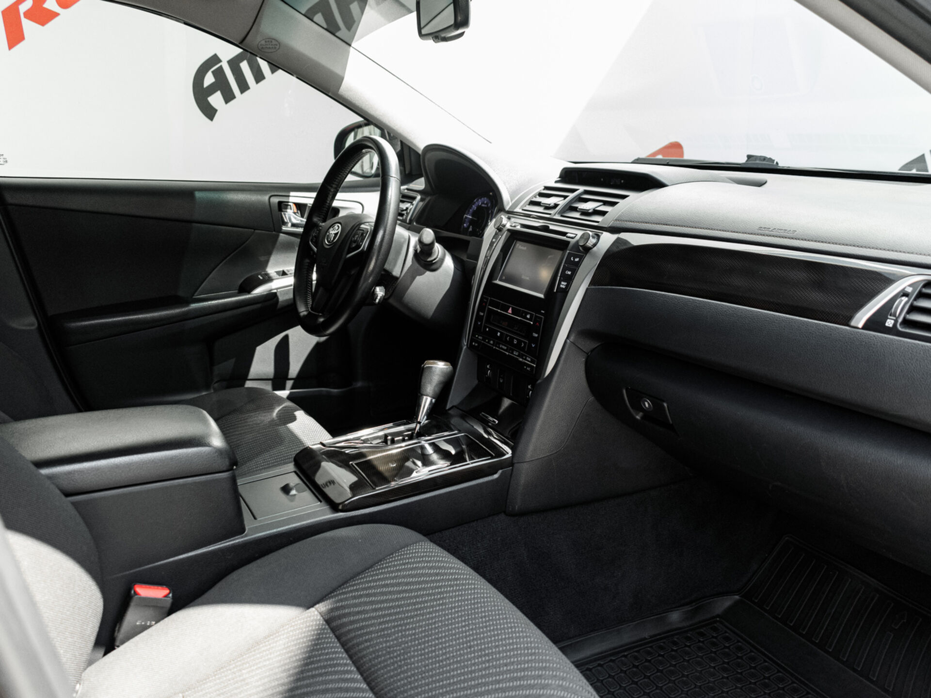 Купить Toyota Camry 2.0 AT (150 л.с.), 2015 в Екатеренбурге