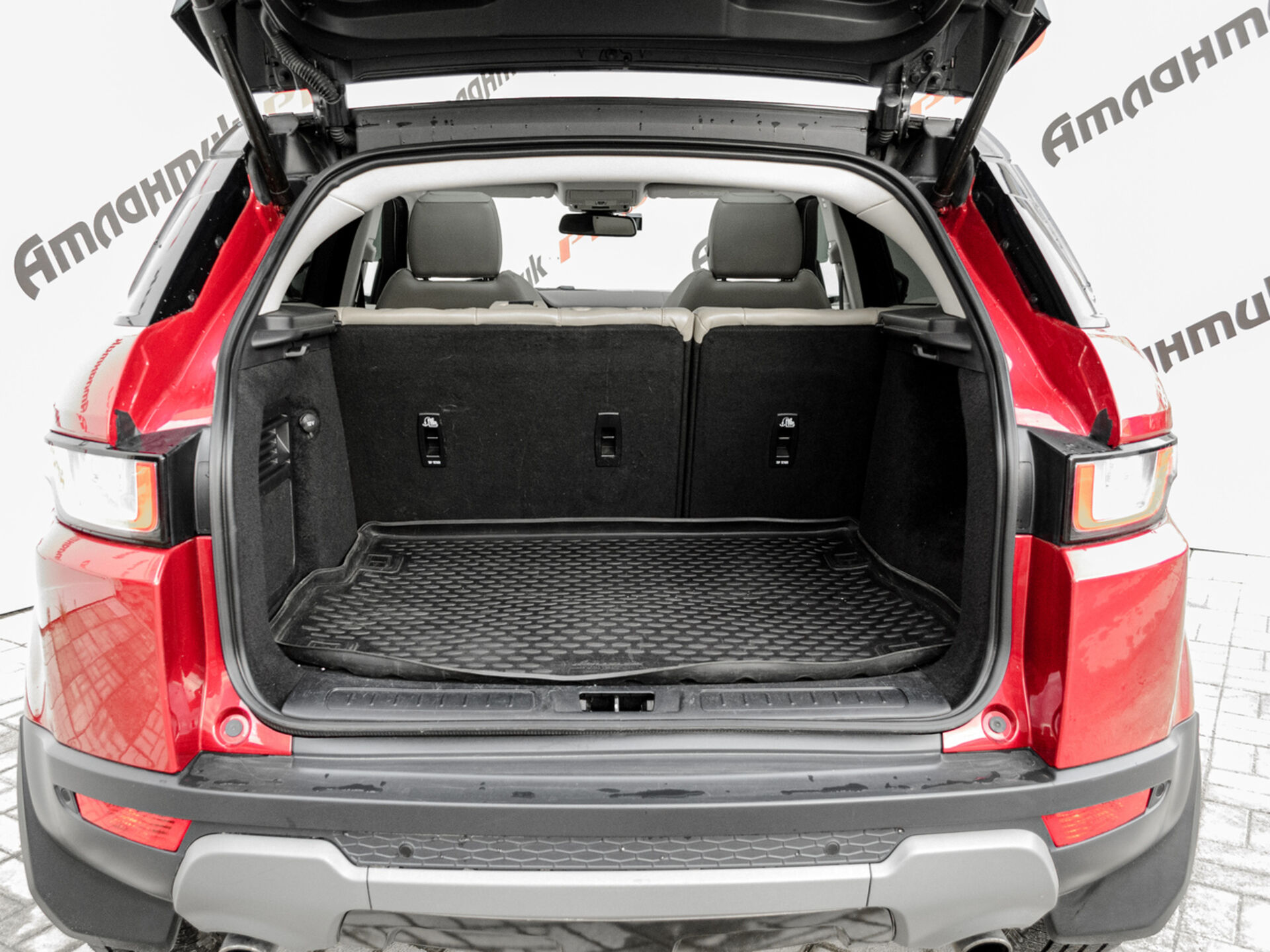 Купить Land Rover Range Rover Evoque 2.0d AT (150 л.с.) 4WD, 2017 в Екатеренбурге