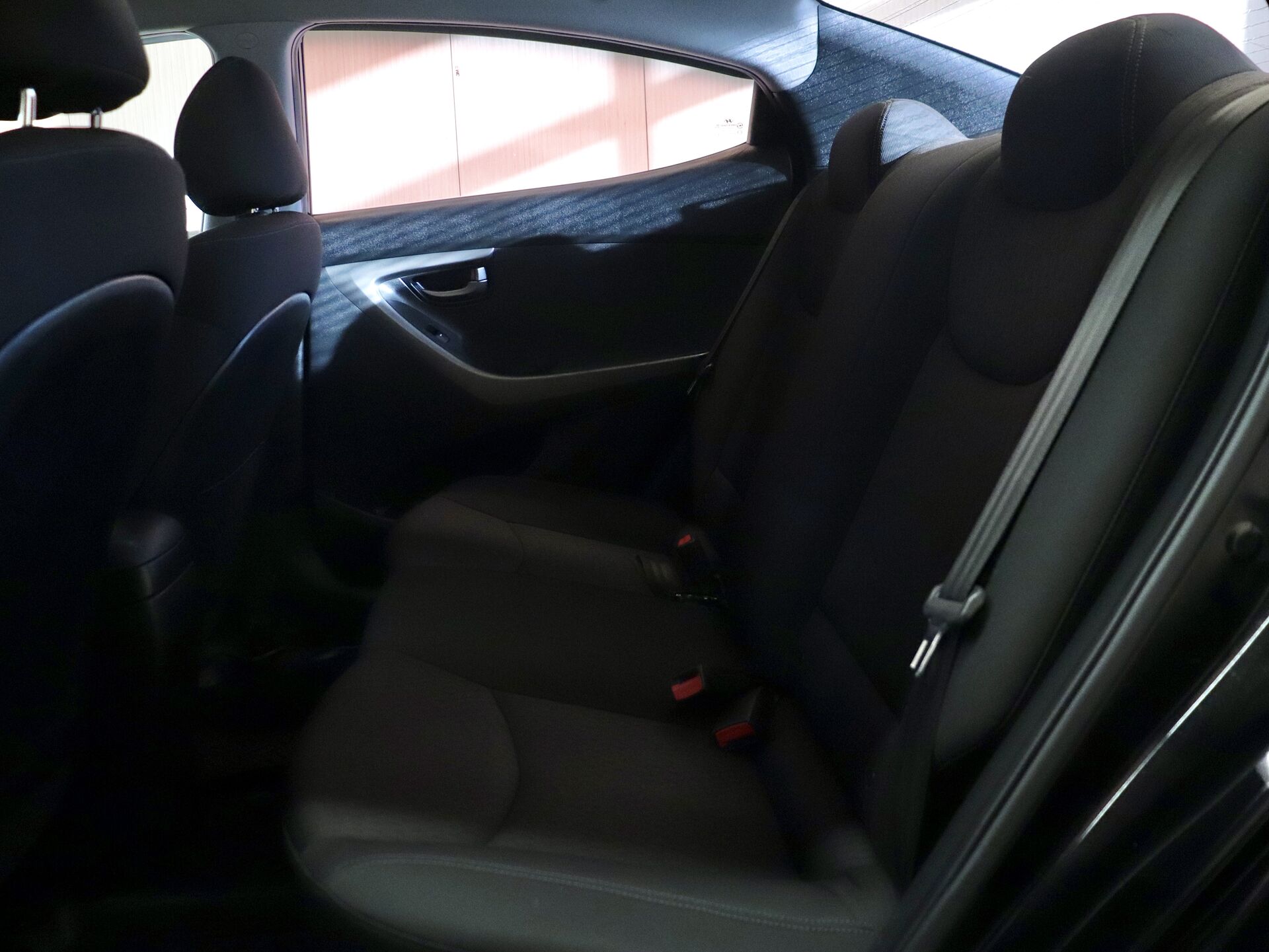 Hyundai Avante 2011 20