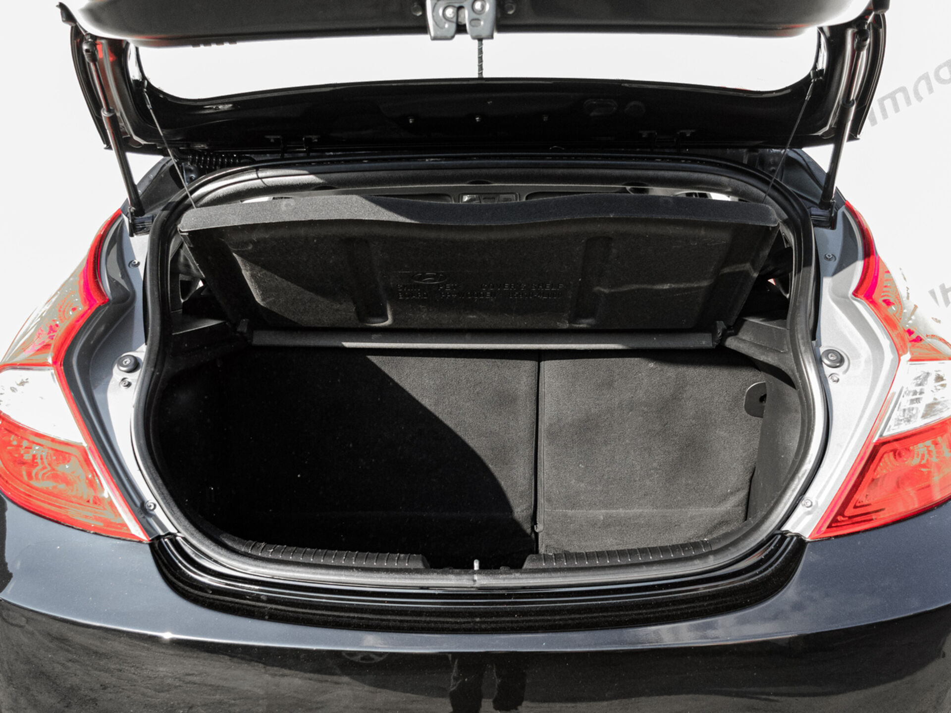 Купить Hyundai Solaris 1.6 MT (123 л.с.), 2013 в Екатеренбурге