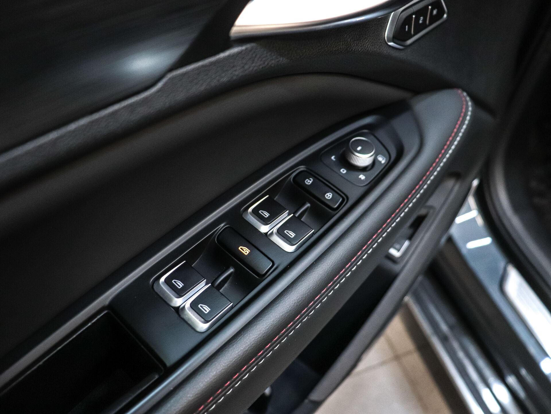 Geely Tugella 2023 7