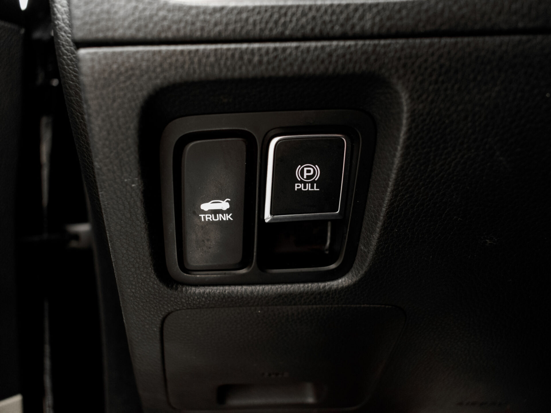 Купить Hyundai Equus 5.0 AT (430 л.с.), 2015 в Екатеренбурге