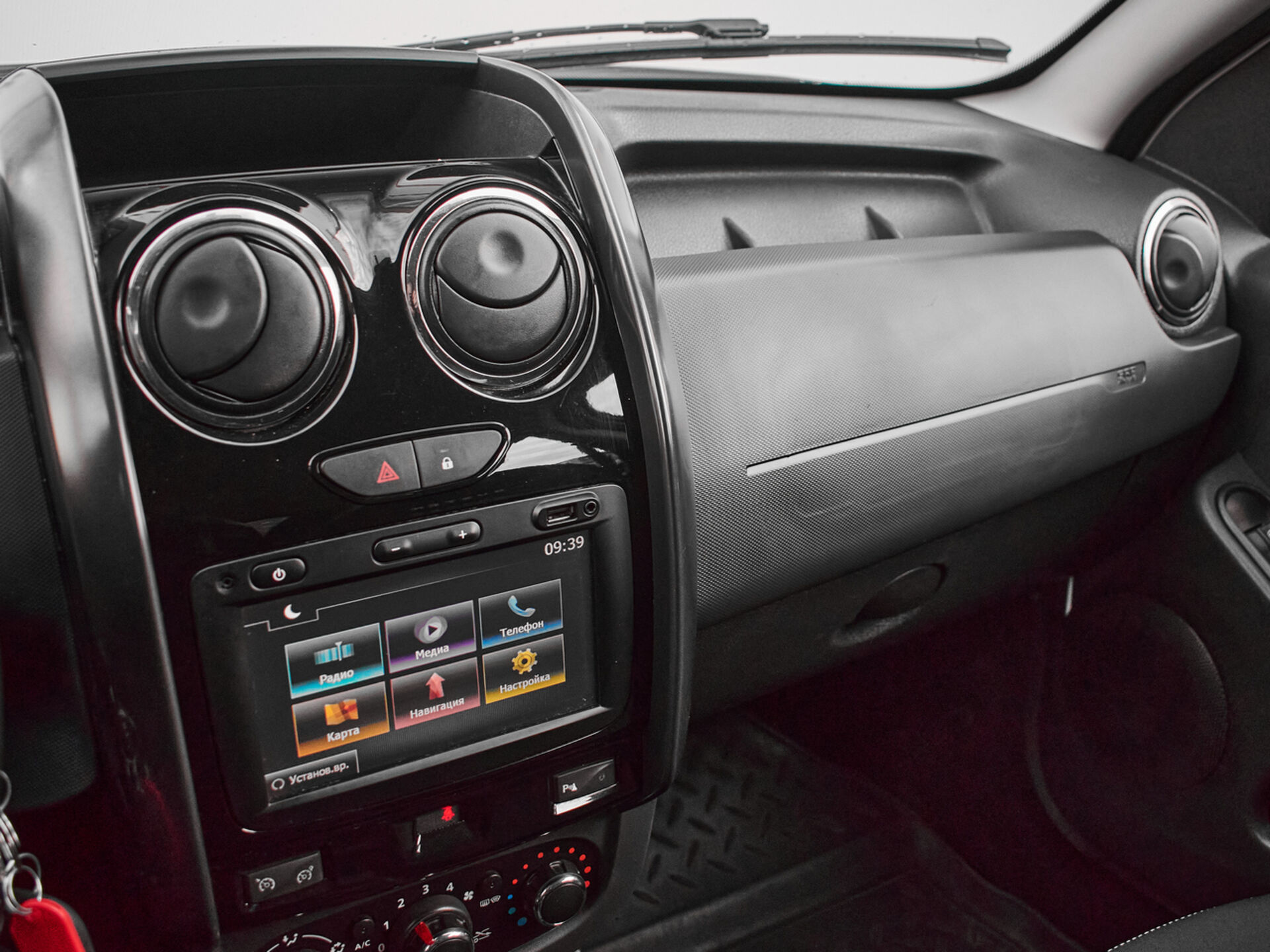 Купить Renault Duster 2.0 MT (143 л.с.) 4WD, 2017 в Екатеренбурге