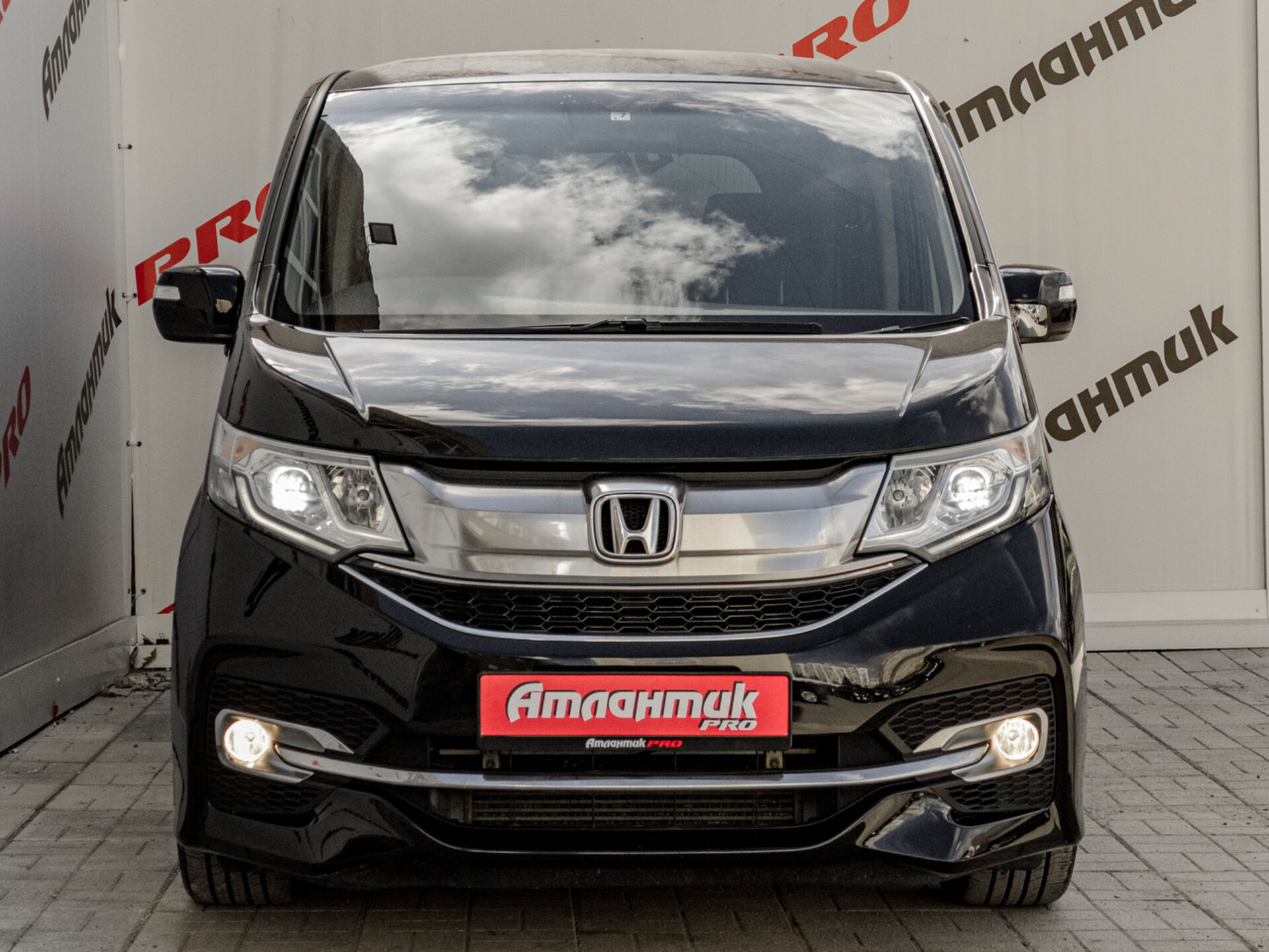 Купить Honda Stepwgn Spada 1.5 CVT (150 л.с.), 2015 в Екатеренбурге