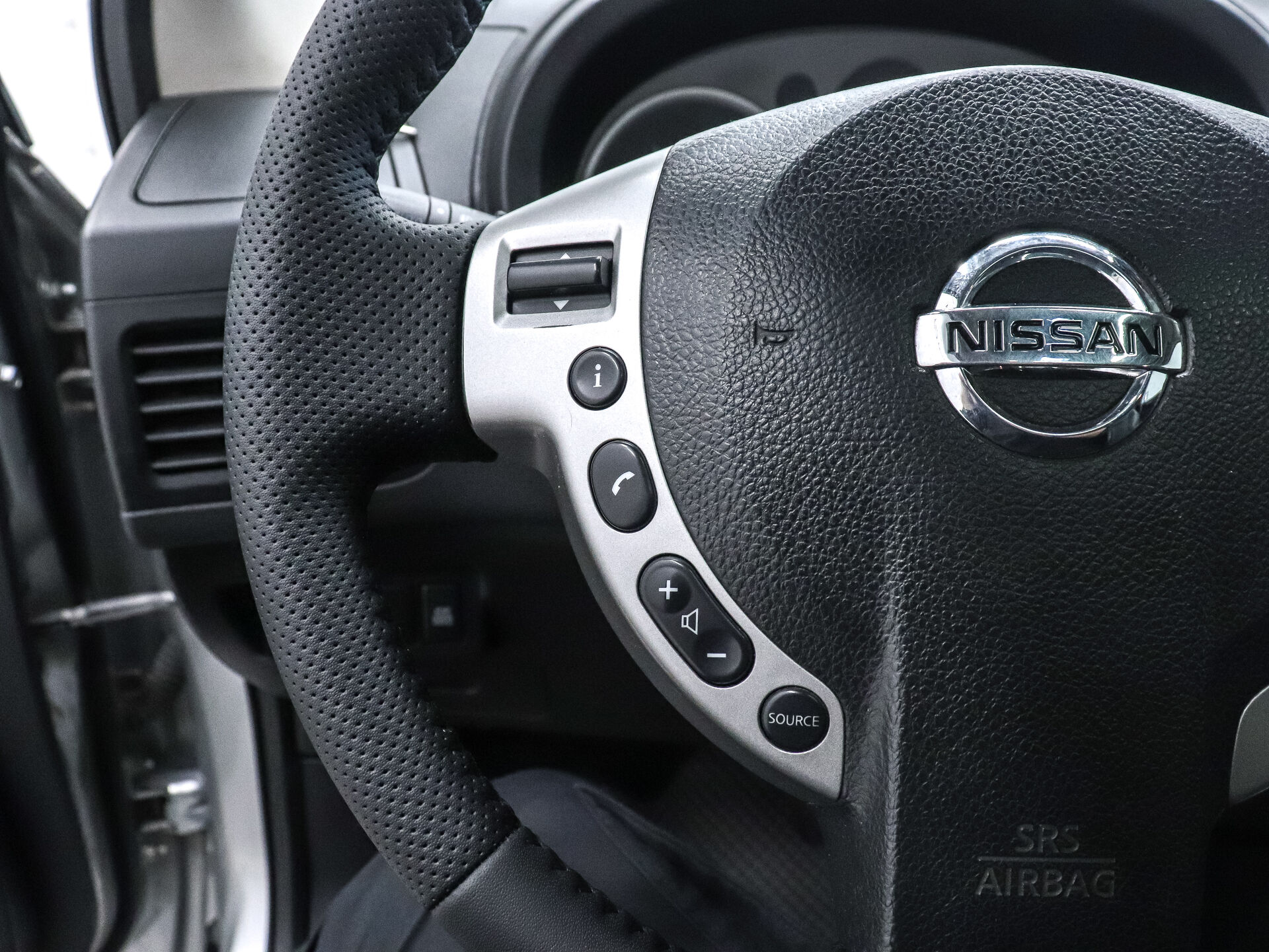 Nissan X-Trail 2010 12