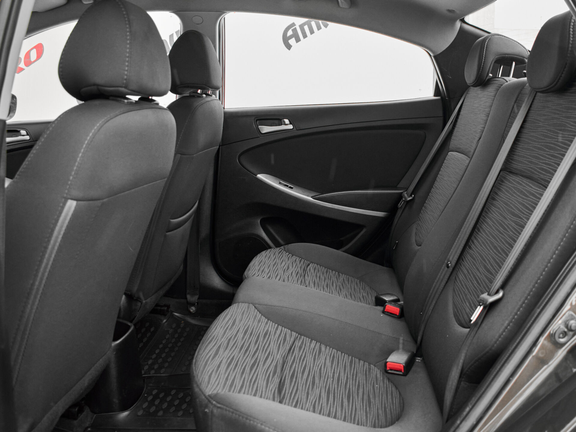 Купить Hyundai Solaris 1.6 AT (123 л.с.), 2015 в Екатеренбурге