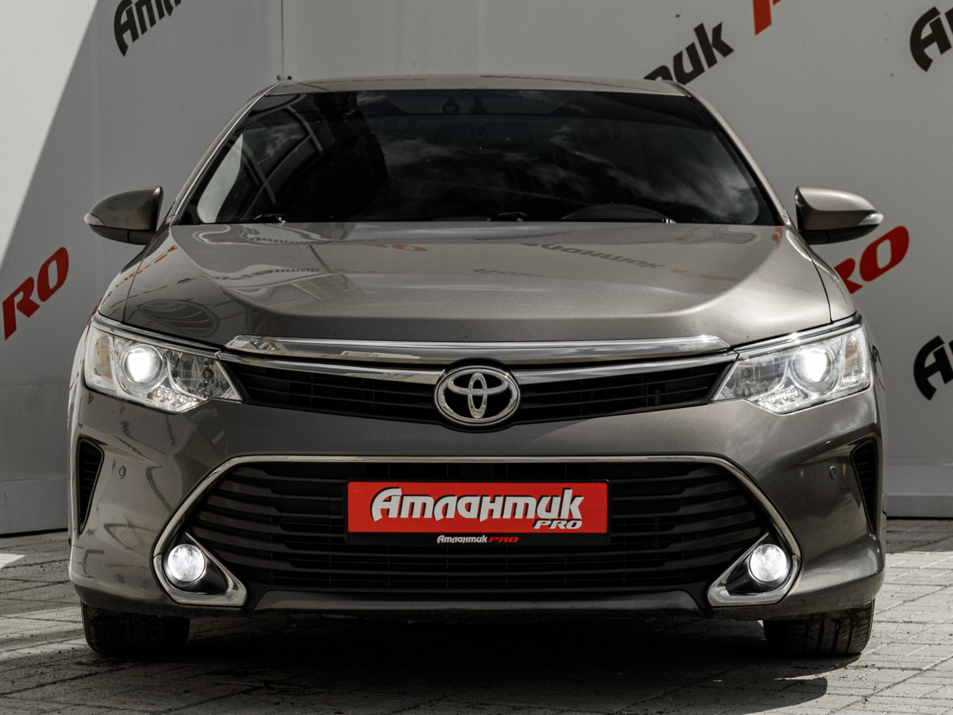 Купить Toyota Camry 2.0 AT (150 л.с.), 2015 в Екатеренбурге