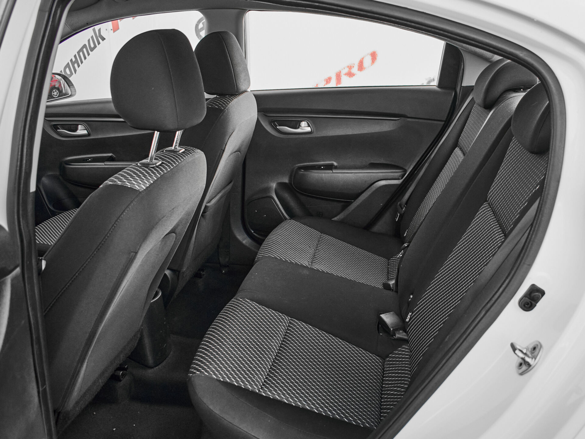 Купить Kia Rio 1.6 AT (123 л.с.), 2018 в Екатеренбурге