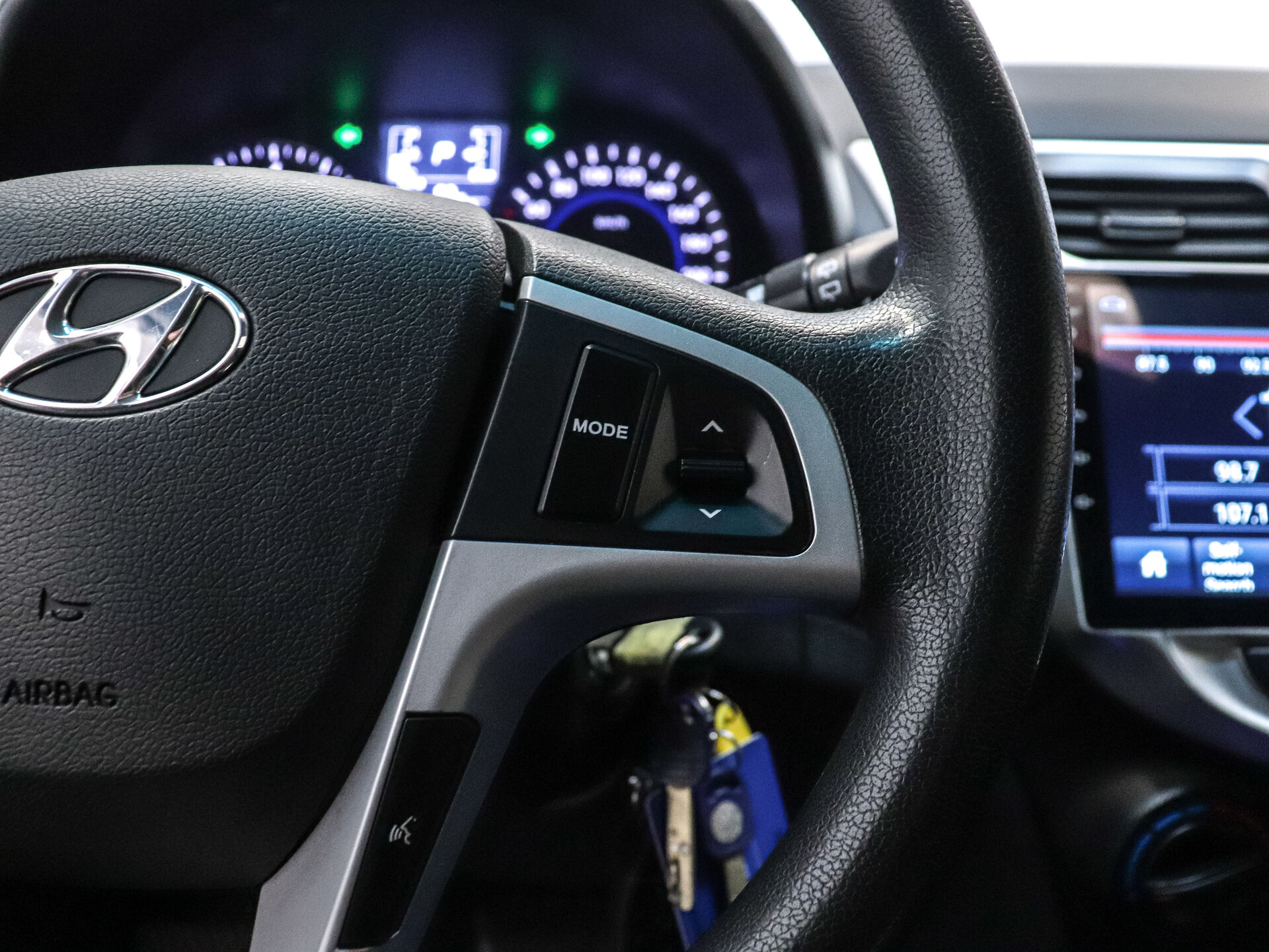 Hyundai Solaris 2015 12