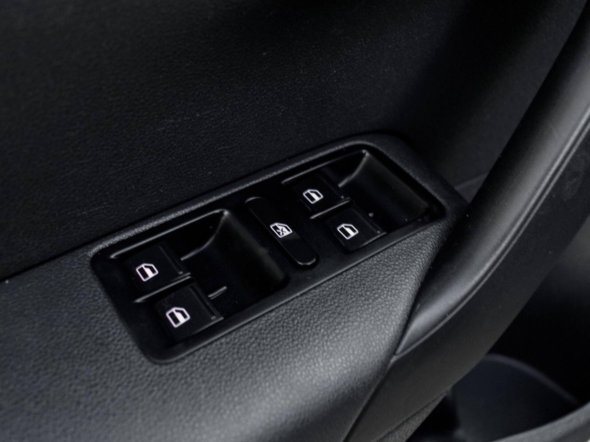 Купить Volkswagen Polo 1.6 AT (110 л.с.), 2017 в Екатеренбурге