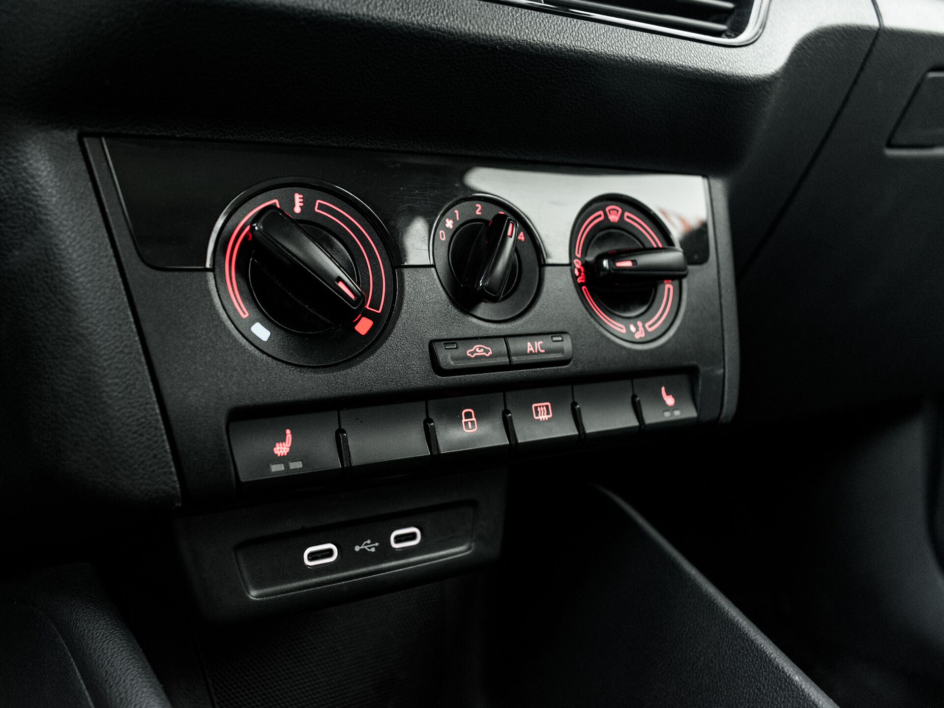 Купить Volkswagen Polo 1.6 AT (110 л.с.), 2021 в Екатеренбурге