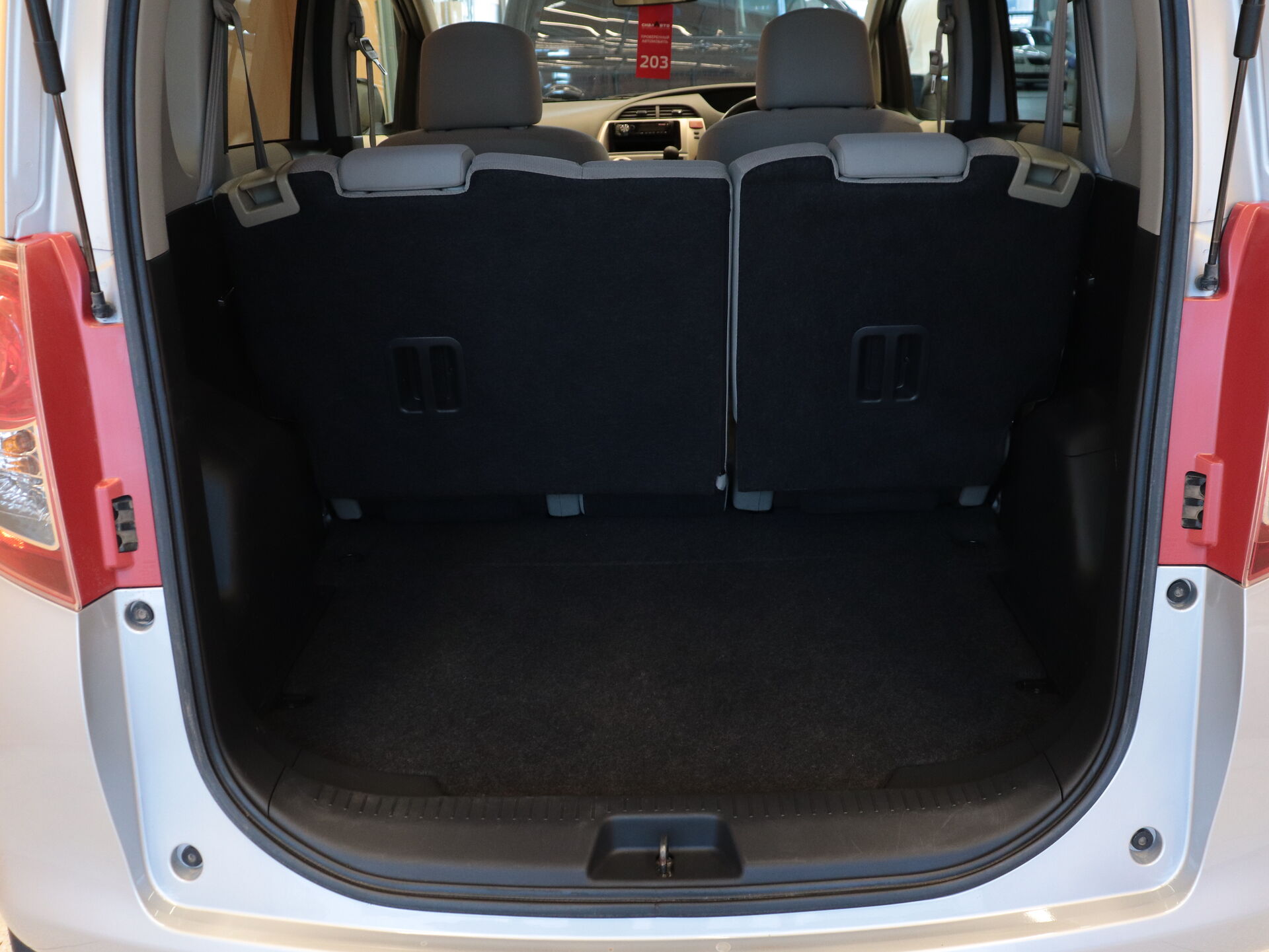 Toyota Ractis 2010 17
