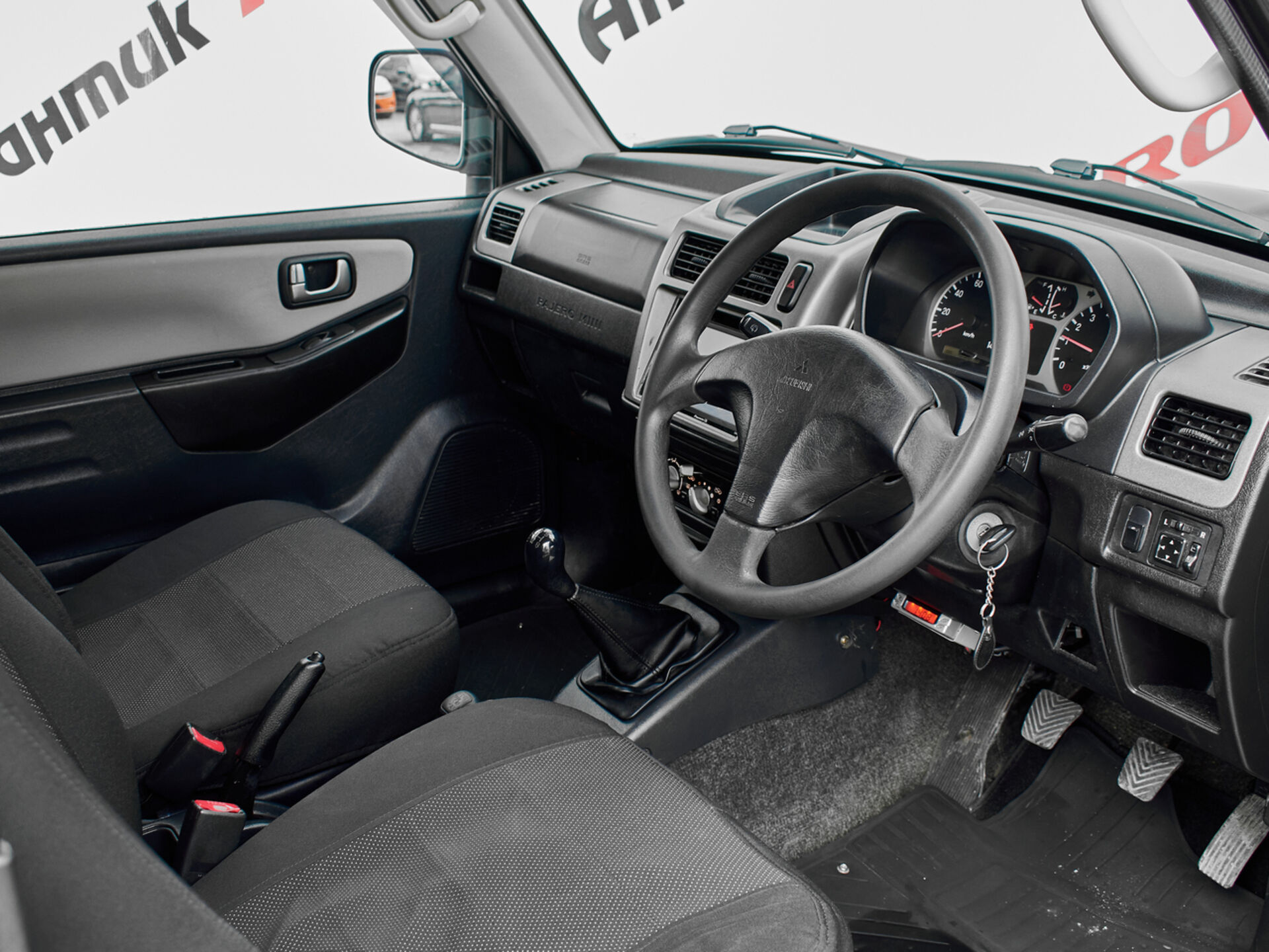 Купить Mitsubishi Pajero Mini 0.7 MT (64 л.с.) 4WD, 2006 в Екатеренбурге