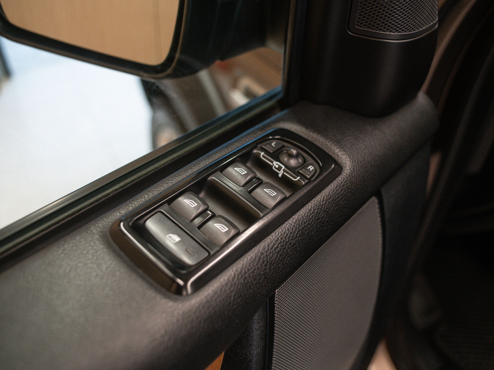 Land Rover Discovery 2012 9