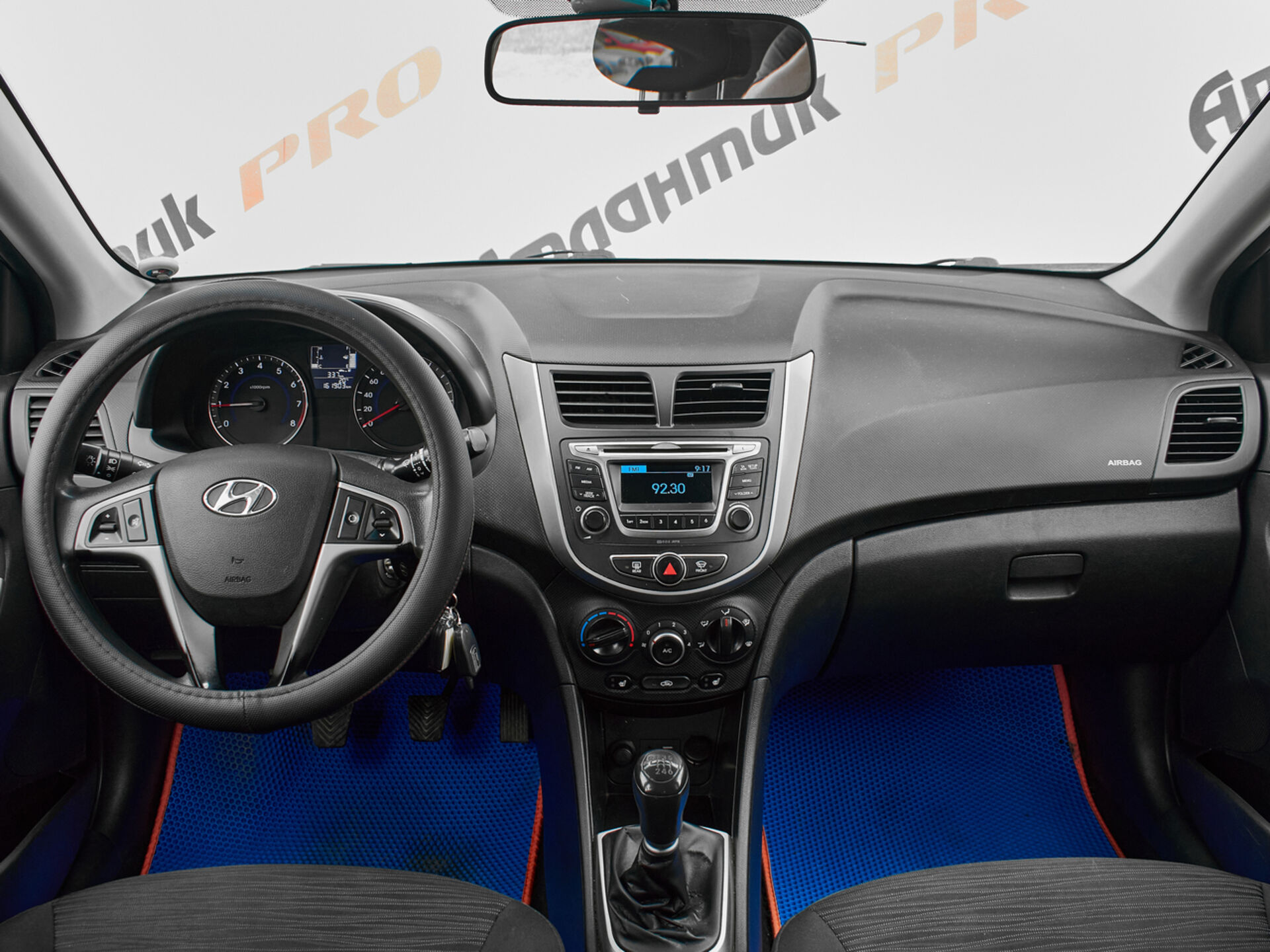 Купить Hyundai Solaris 1.6 MT (123 л.с.), 2016 в Екатеренбурге