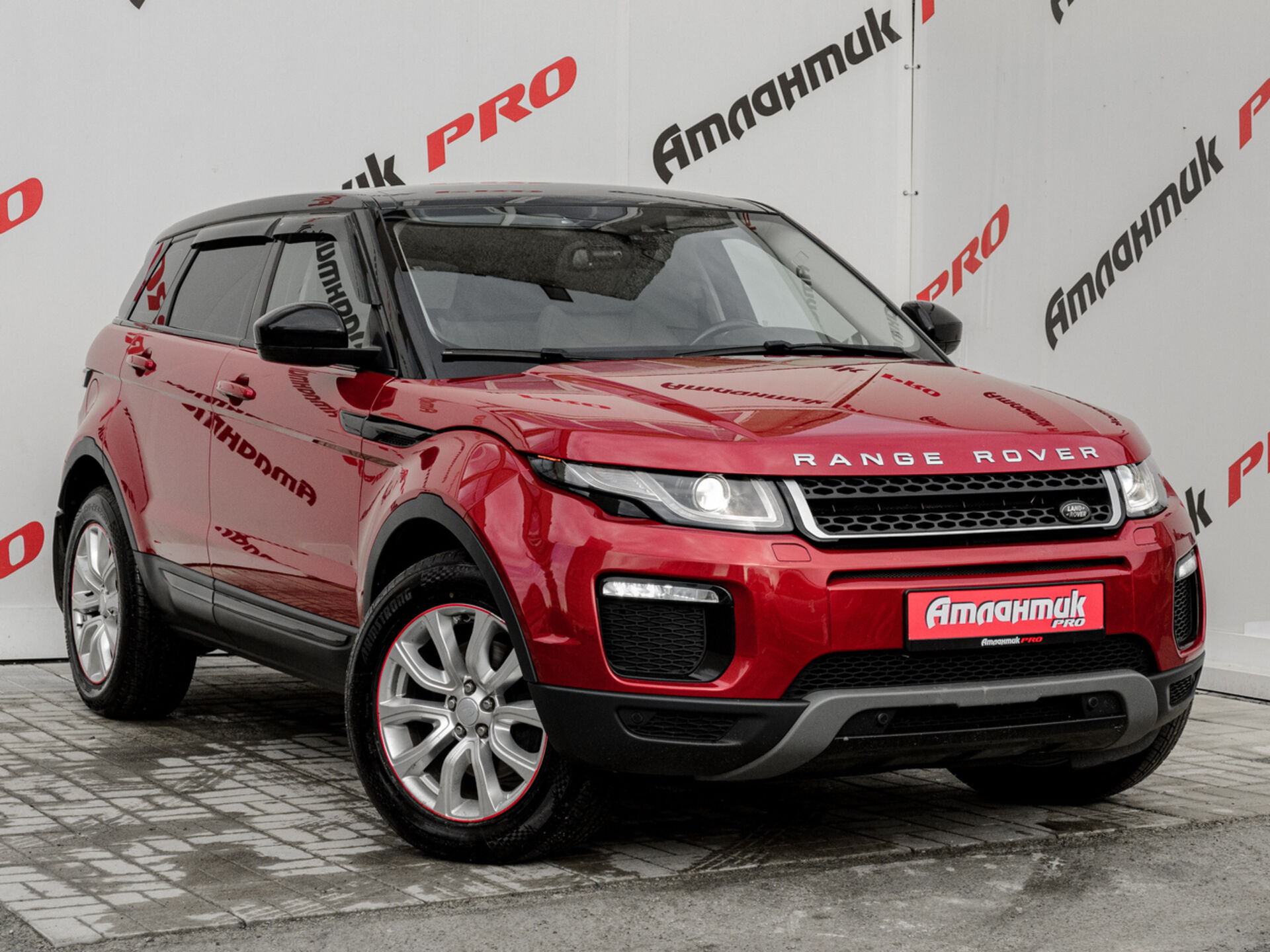 Купить Land Rover Range Rover Evoque 2.0d AT (150 л.с.) 4WD, 2017 в Екатеренбурге