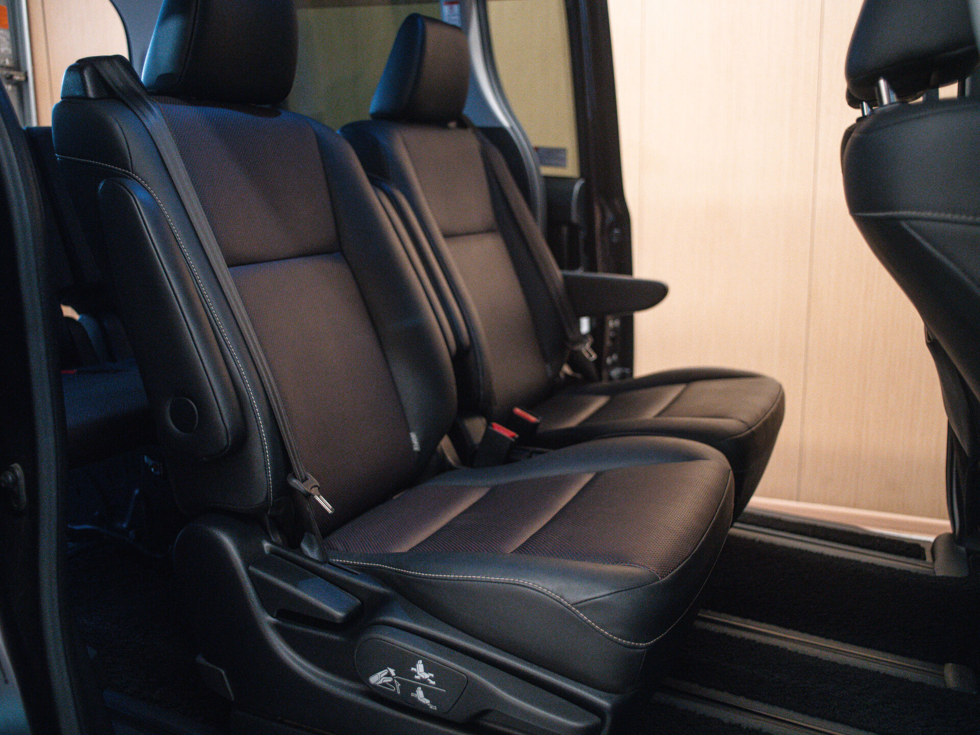 Toyota Esquire 2015 23