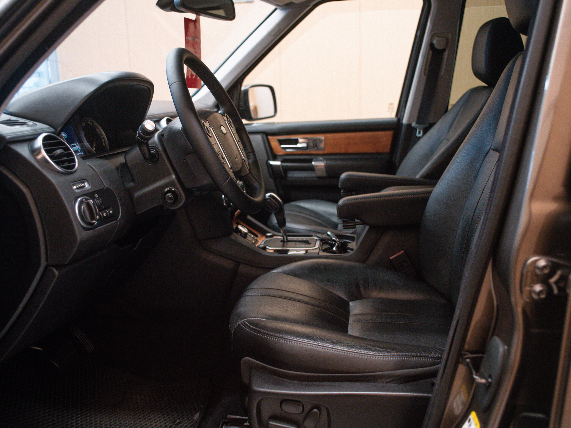 Land Rover Discovery 2012 12